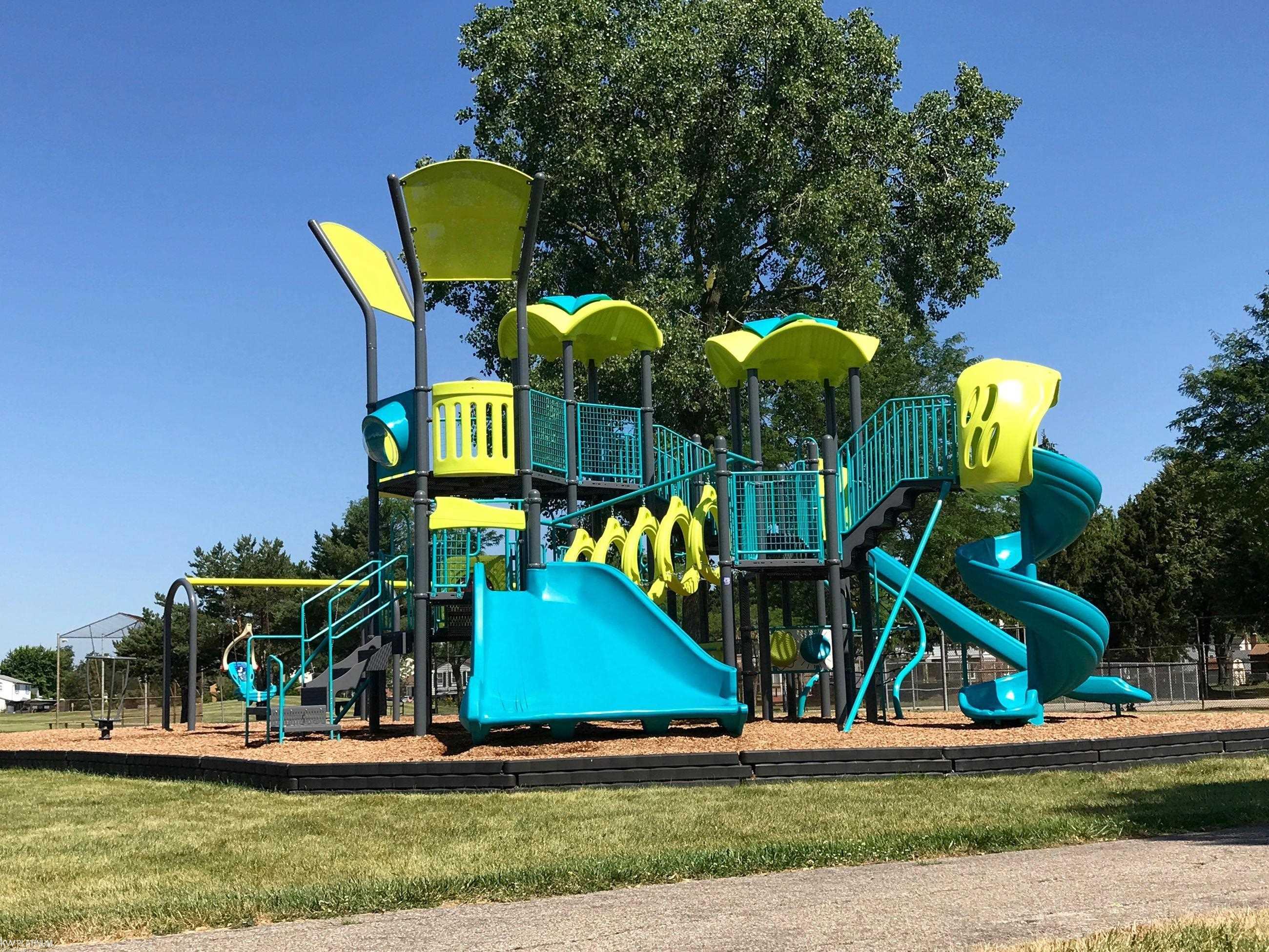 Sterling Heights, MI, 48310