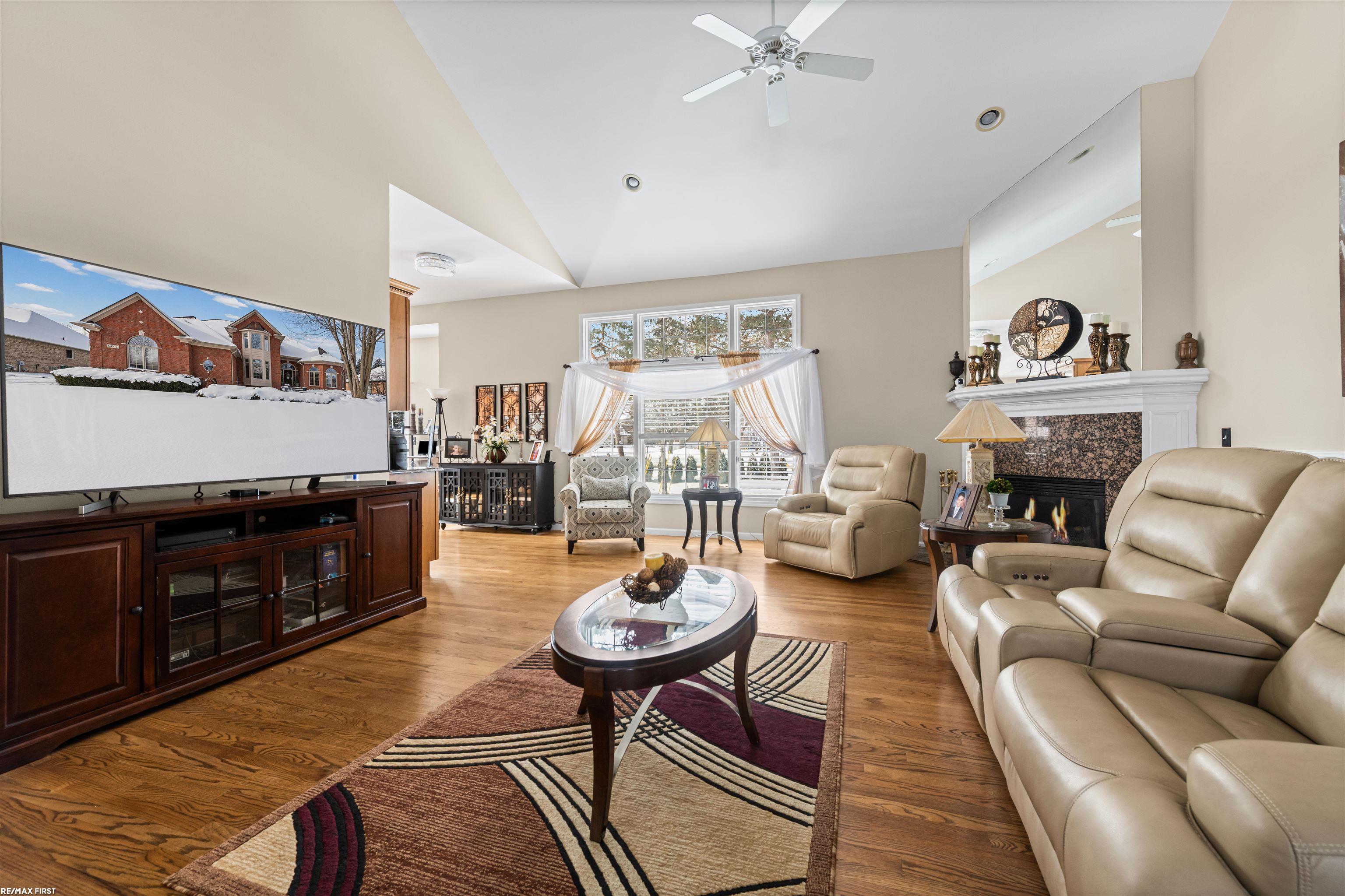 Shelby Twp, MI, 48315