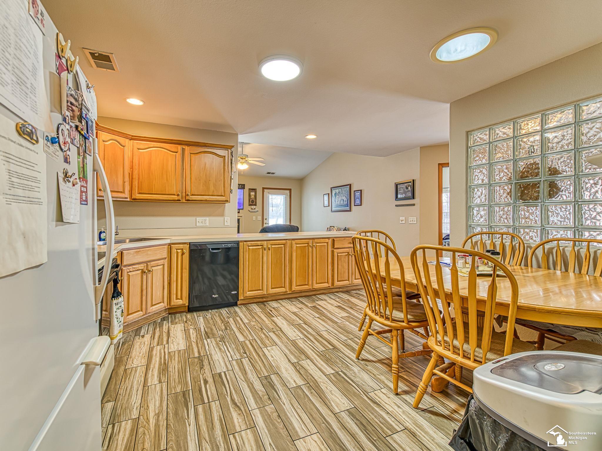 Temperance, MI, 48182