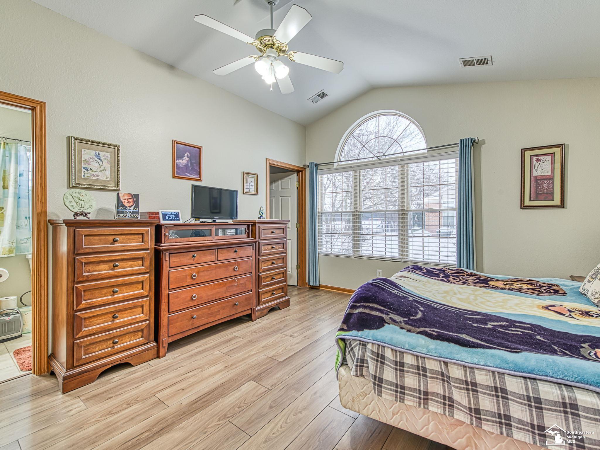 Temperance, MI, 48182