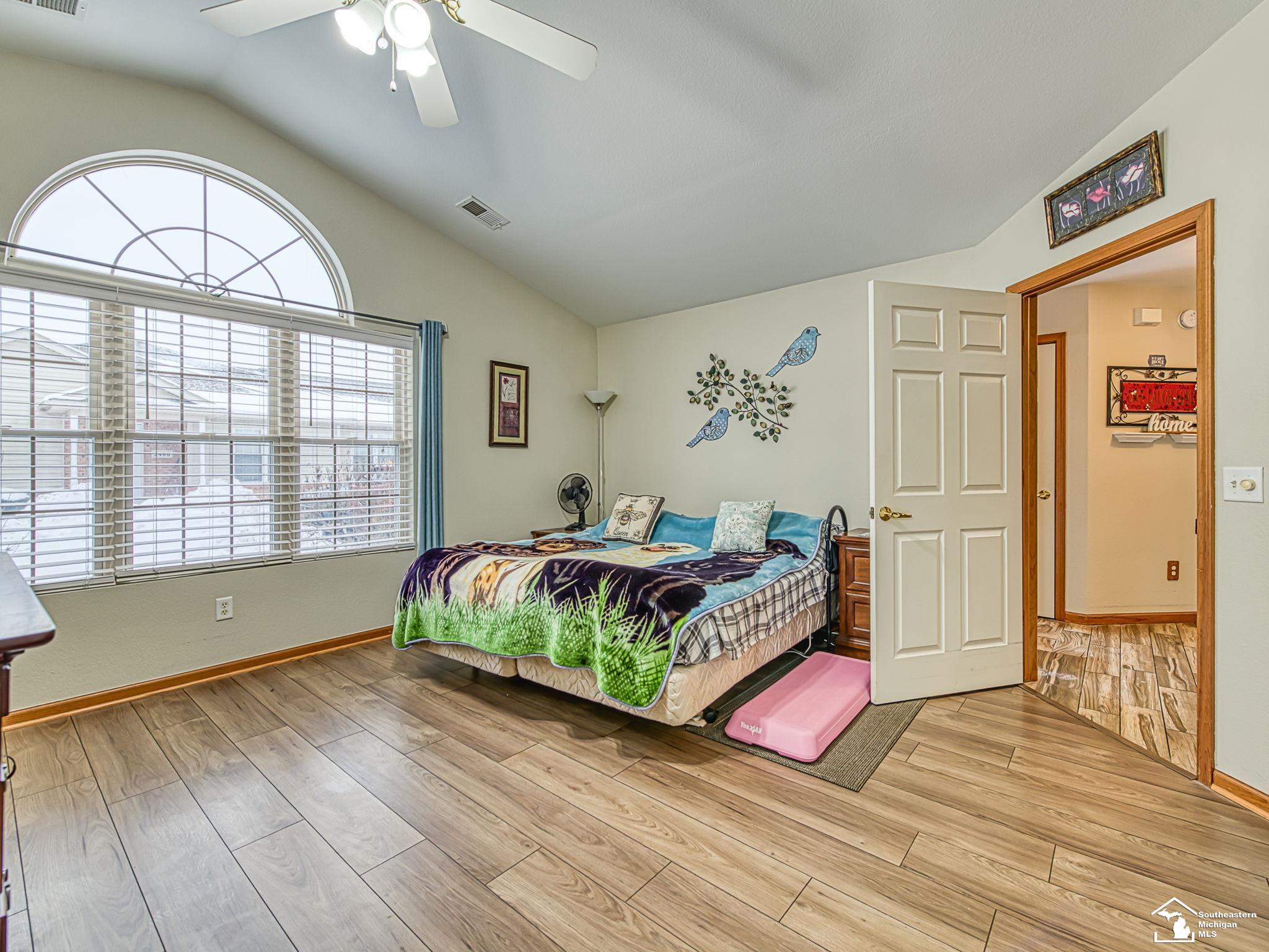 Temperance, MI, 48182