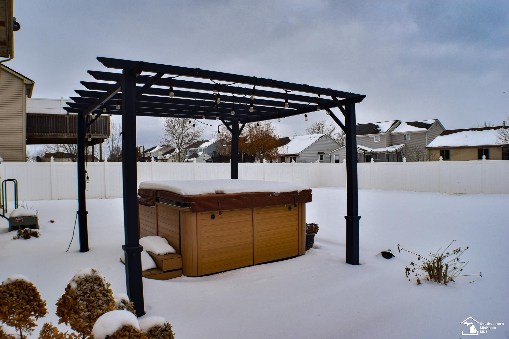 Homes for sale in Dundee, MI | 232 Dundee Ridge Dr, Dundee, MI 48131 | MLS# 50198399