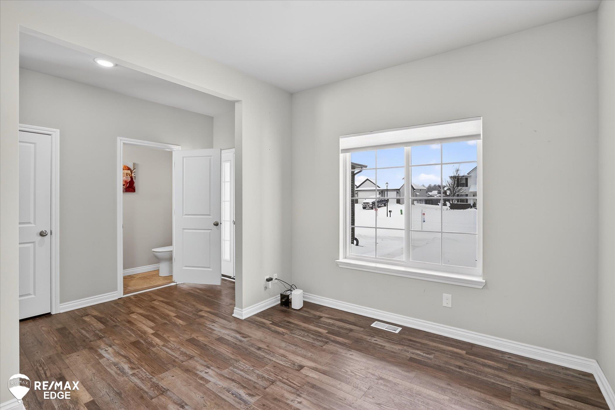 8224 Peninsula Circle, Grand Blanc, MI, 48439