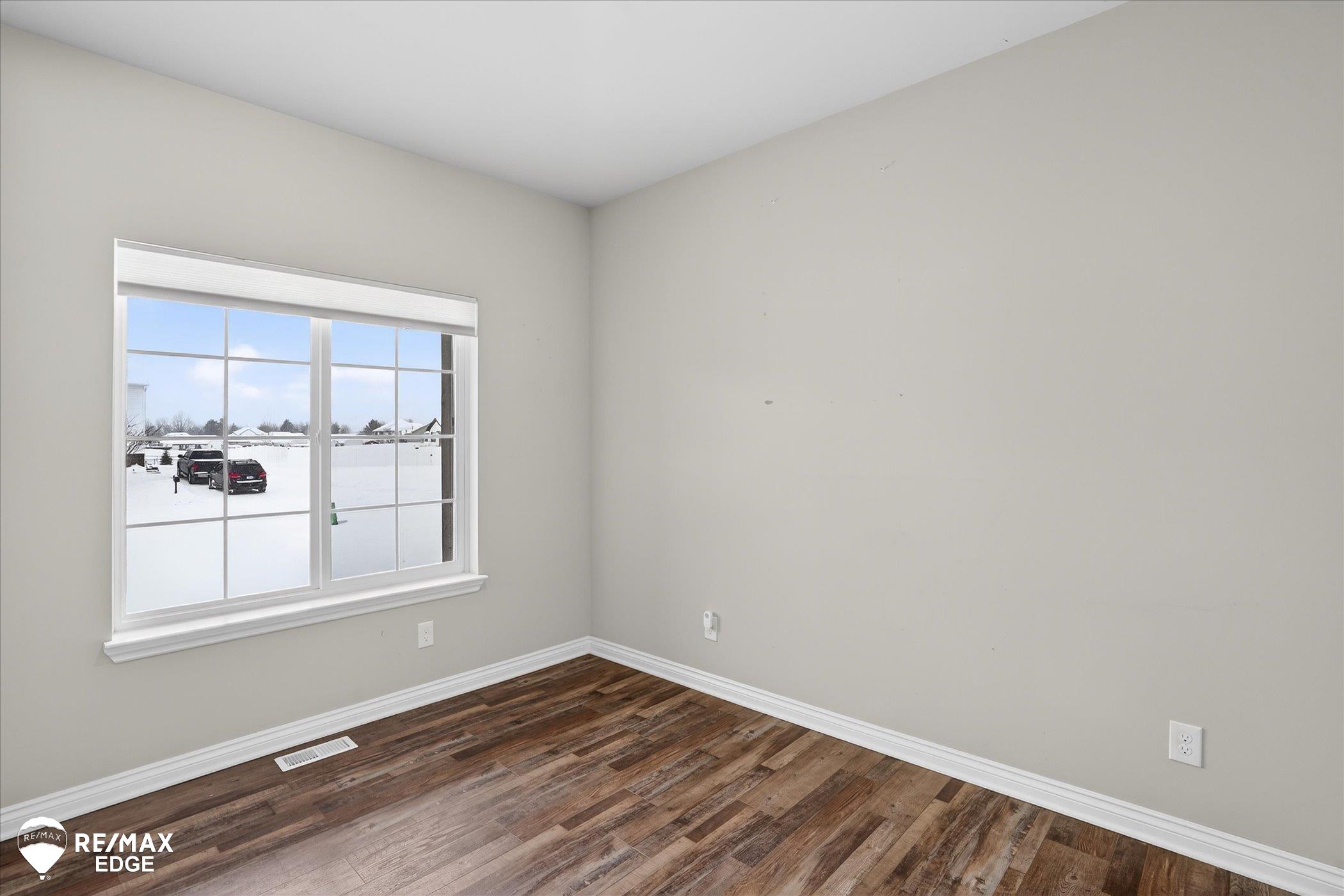 8224 Peninsula Circle, Grand Blanc, MI, 48439