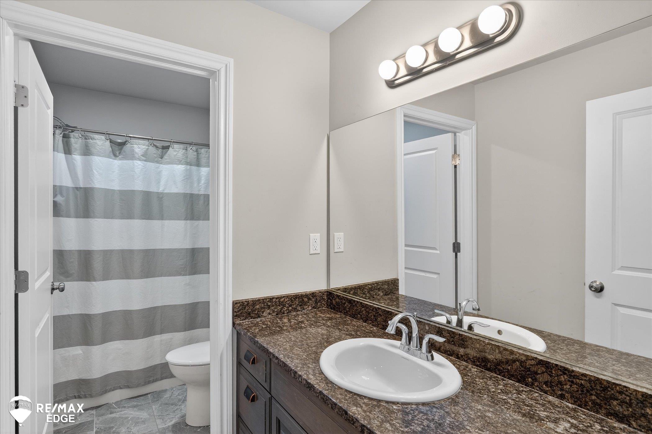 8224 Peninsula Circle, Grand Blanc, MI, 48439