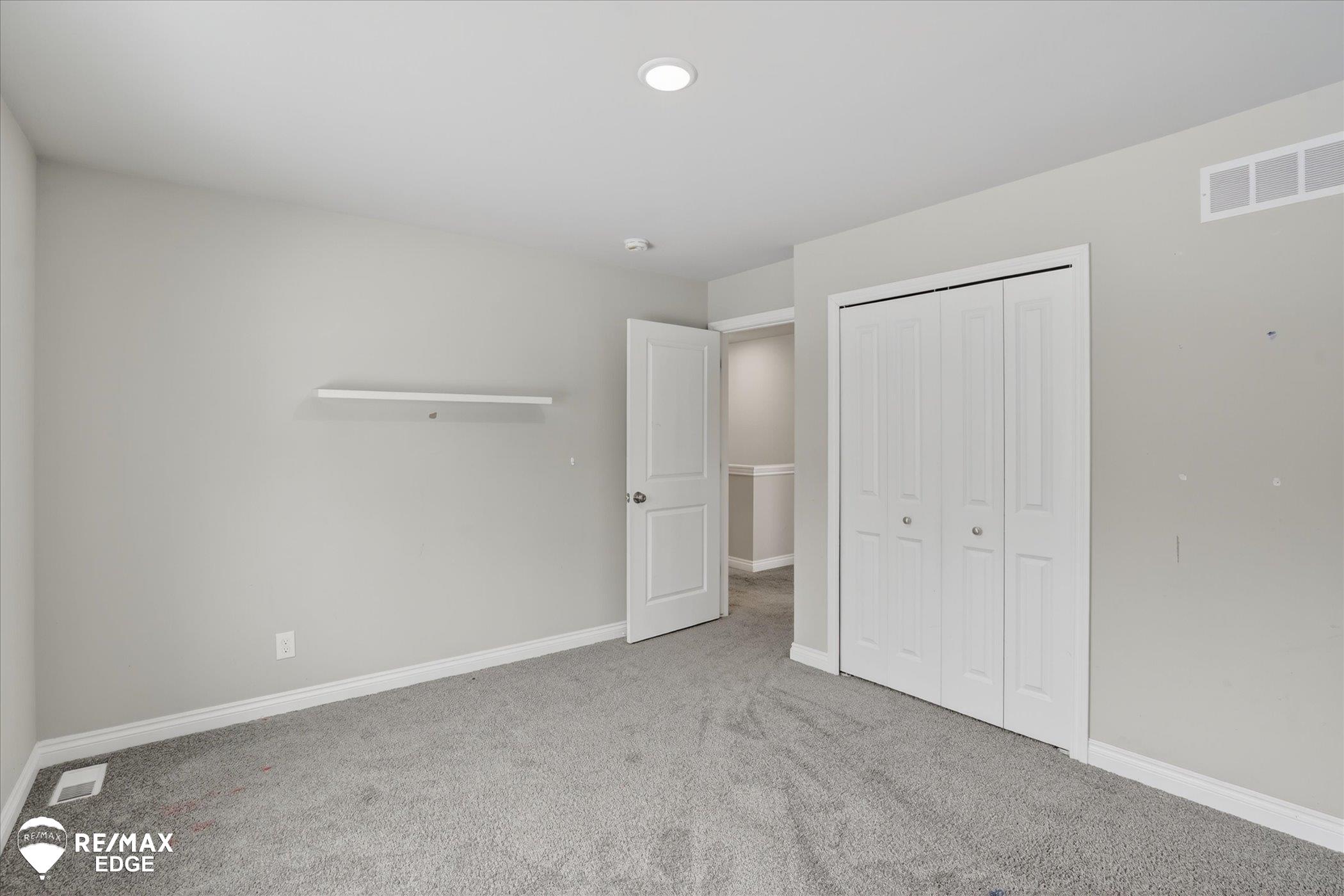 8224 Peninsula Circle, Grand Blanc, MI, 48439