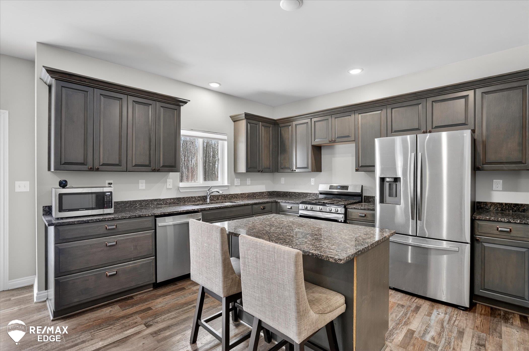 8224 Peninsula Circle, Grand Blanc, MI, 48439