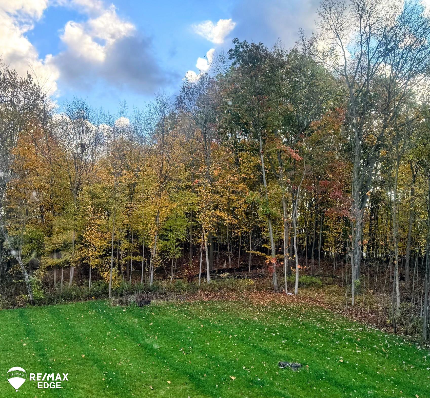 8224 Peninsula Circle, Grand Blanc, MI, 48439