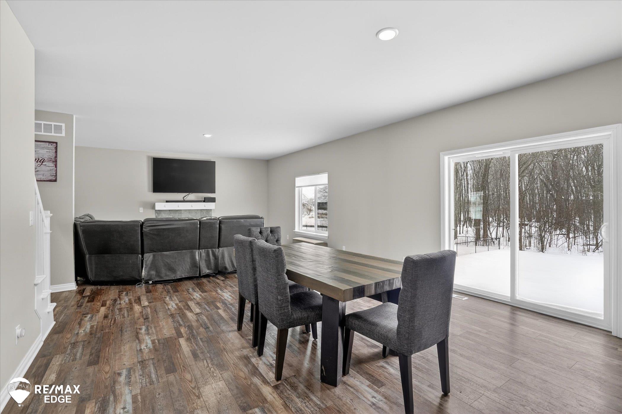 8224 Peninsula Circle, Grand Blanc, MI, 48439