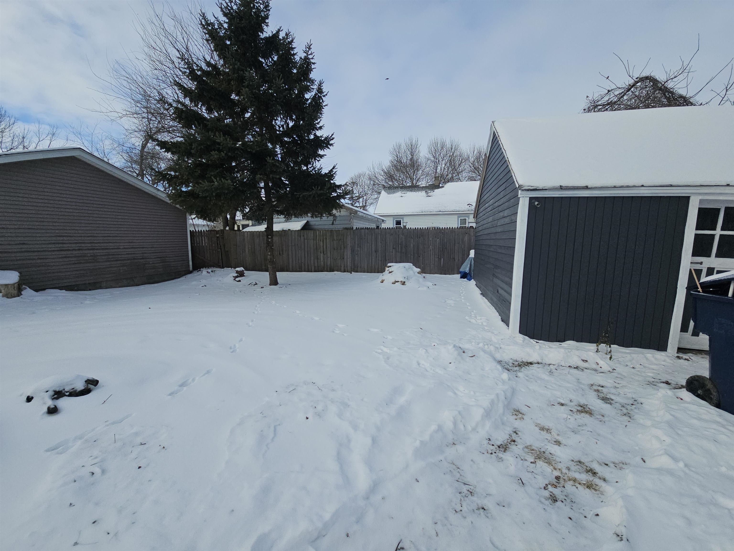 Homes for sale in Bay City City Bay, MI | 409 Lasalle St, Bay City City Bay, MI 48706 | MLS# 5050198432