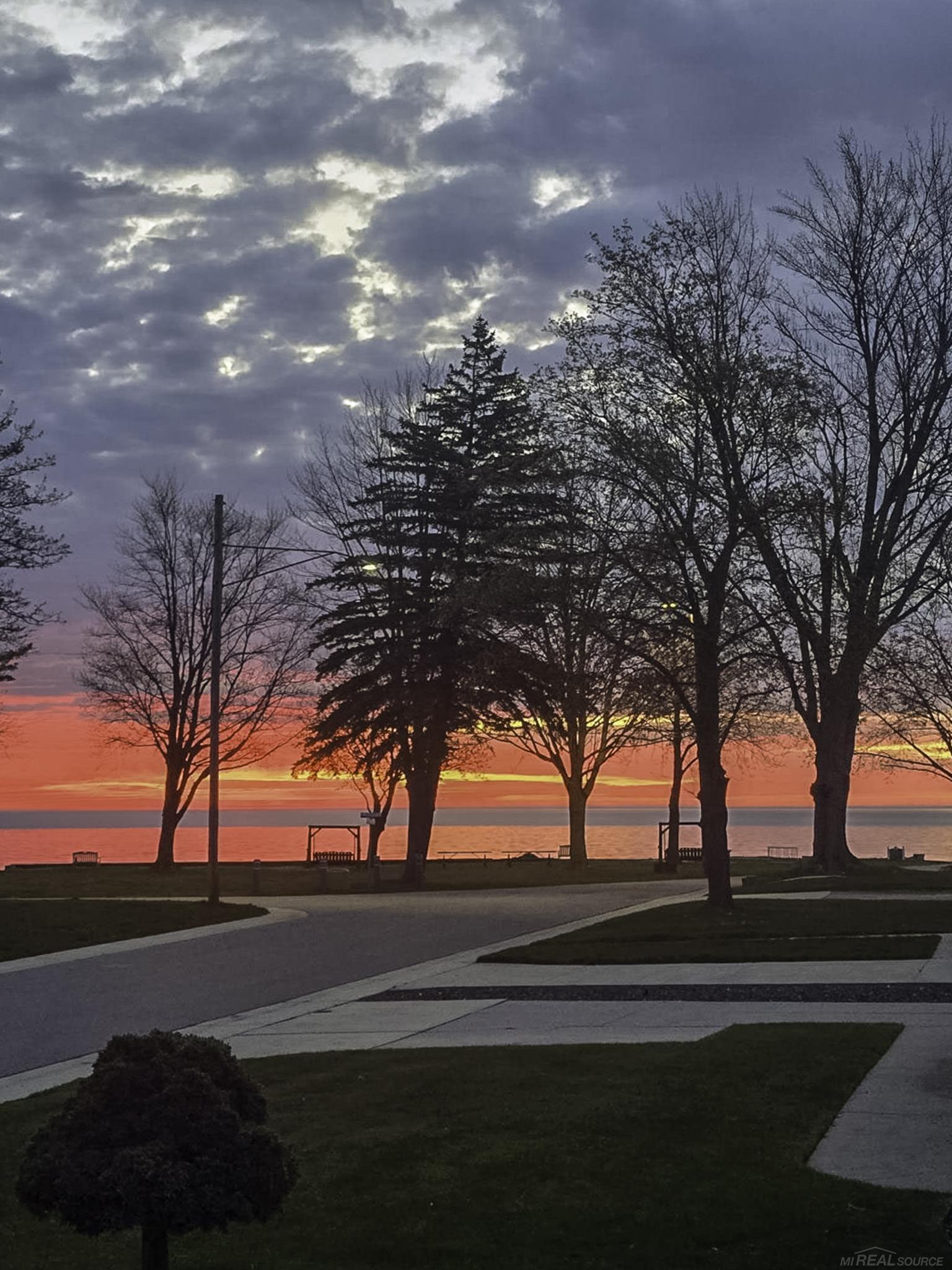 Homes for sale in Fort Gratiot, MI | 3055 Maplewood Dr, Fort Gratiot, MI 48059 | MLS# 50198442