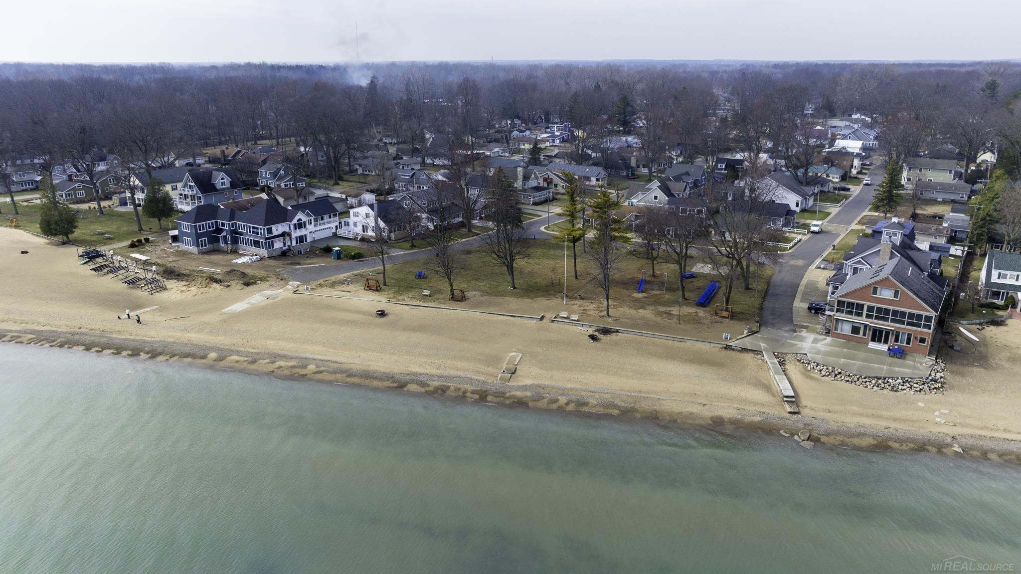 Homes for sale in Fort Gratiot, MI | 3055 Maplewood Dr, Fort Gratiot, MI 48059 | MLS# 50198442