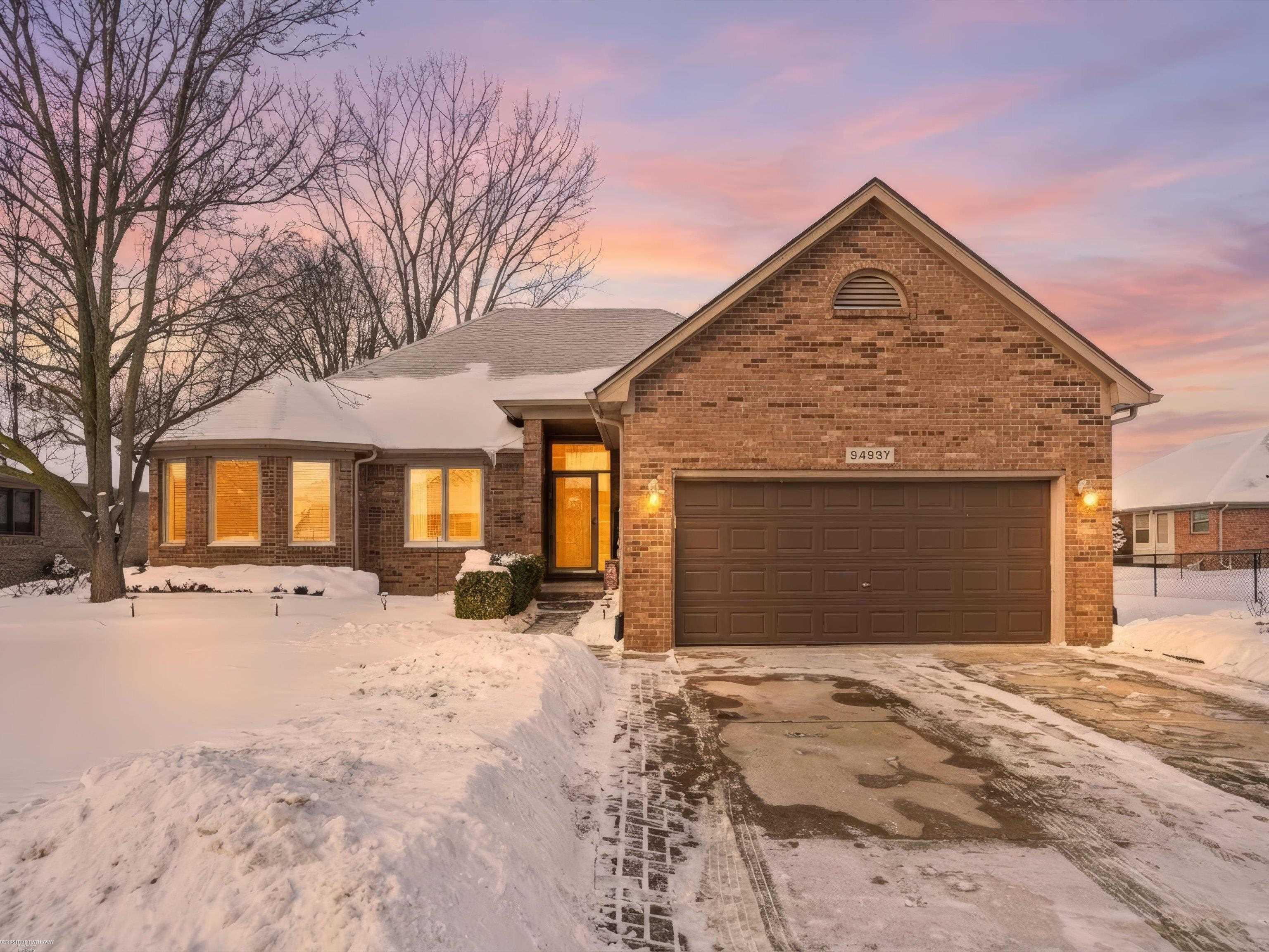 Homes for sale in New Baltimore City Macomb, MI | 54537 Pine St, New Baltimore City Macomb, MI 48047 | MLS# 58050198466