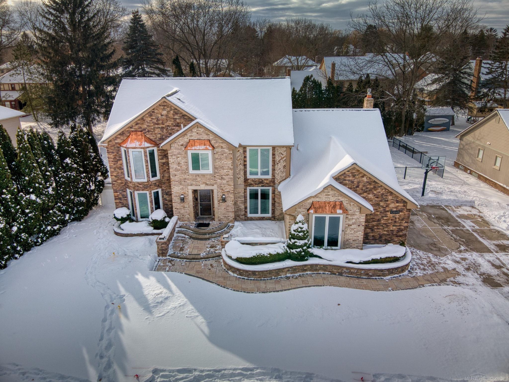 Homes for sale in Shelby Twp, MI | 13848 Woodsett Ct, Shelby Twp, MI 48315 | MLS# 50198472