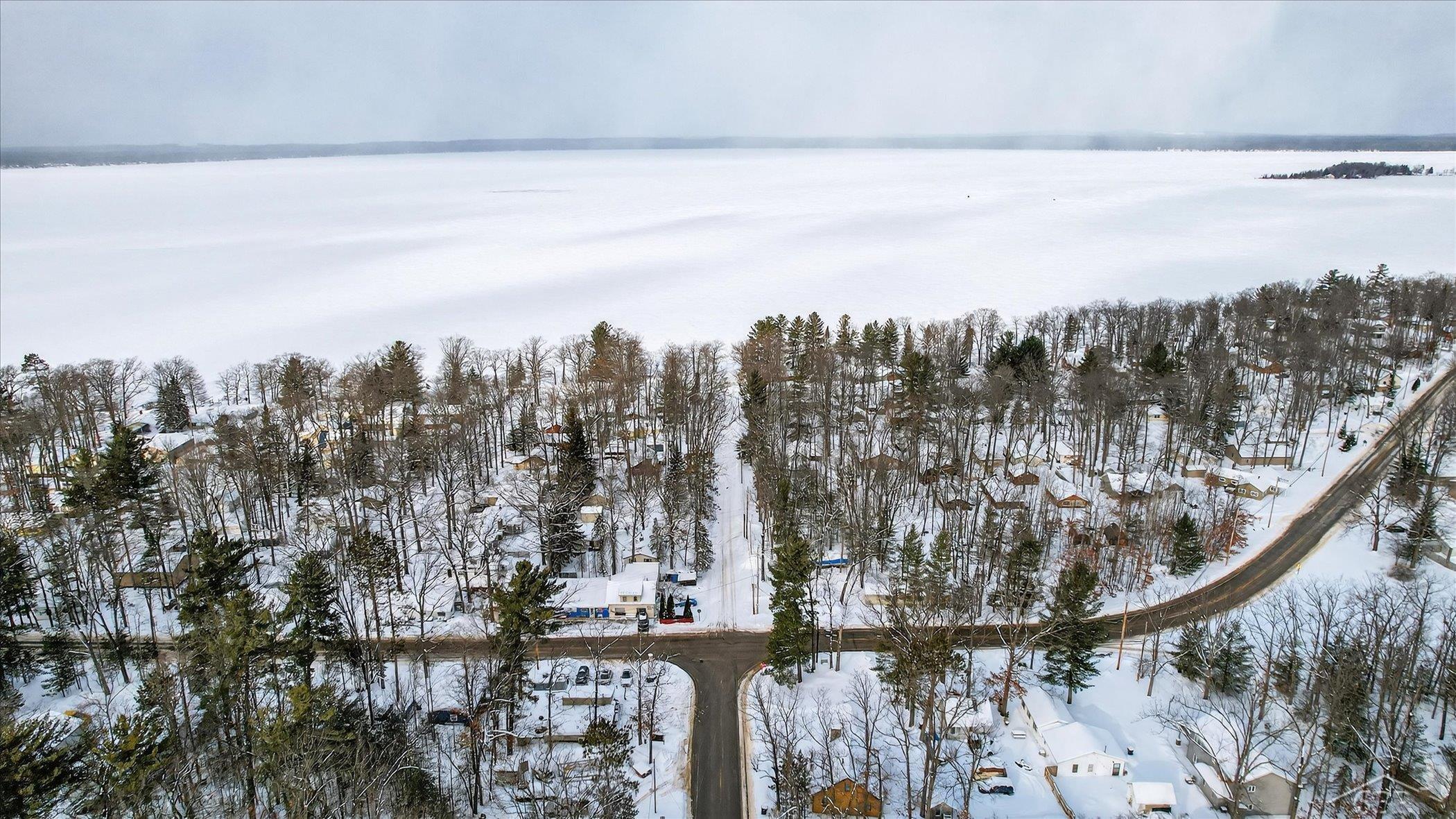 5937 W Higgins Lake Drive, Roscommon, MI, 48653