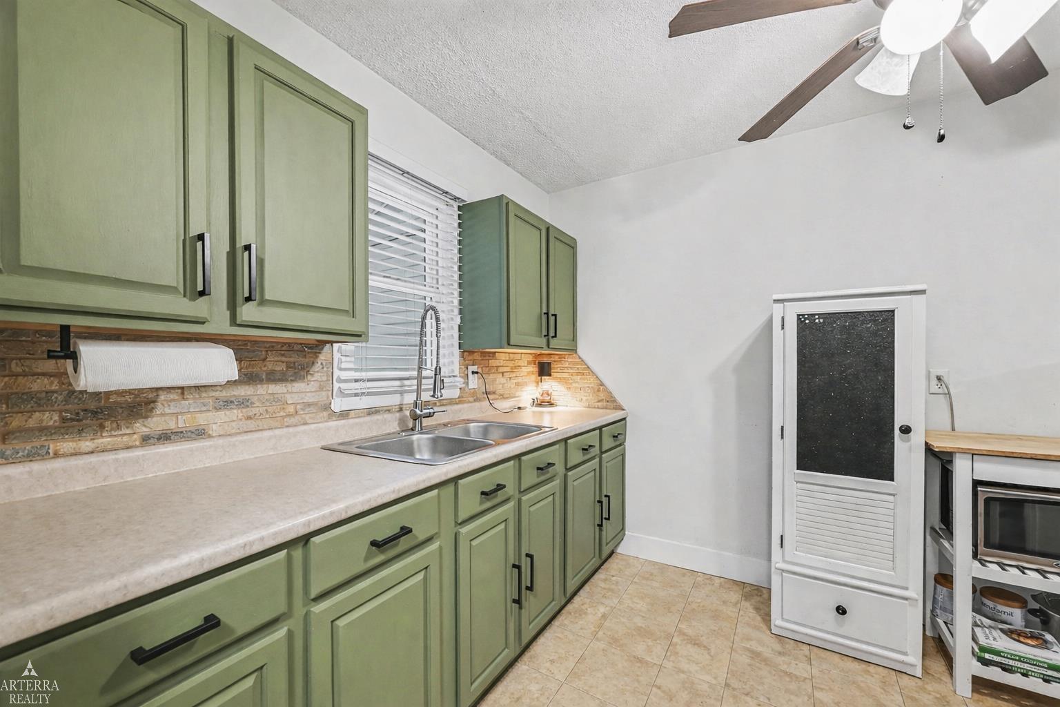 46822 Huling Street, Shelby Twp, MI, 48317