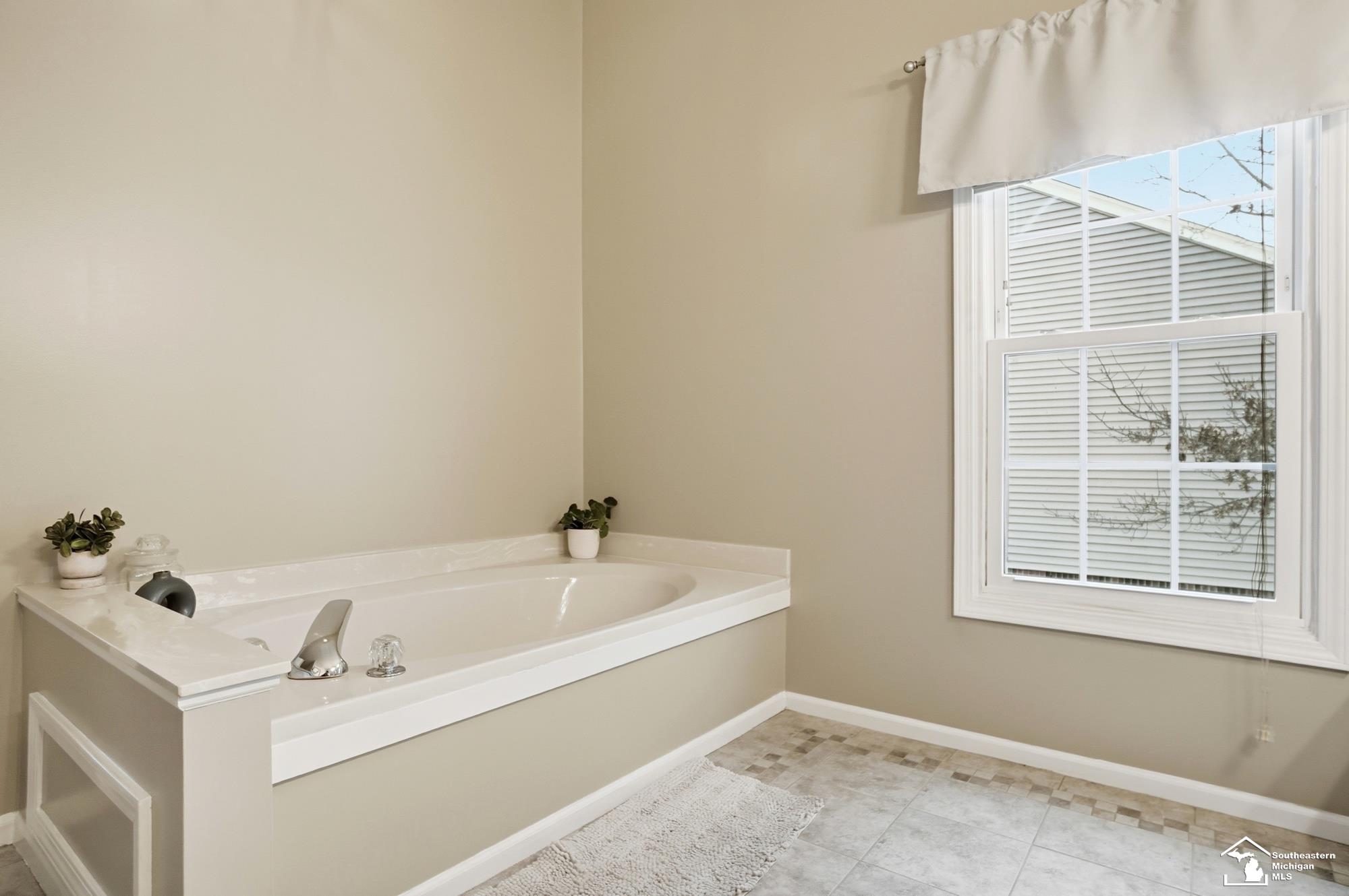 830 Kings Park Road, Monroe, MI, 48161