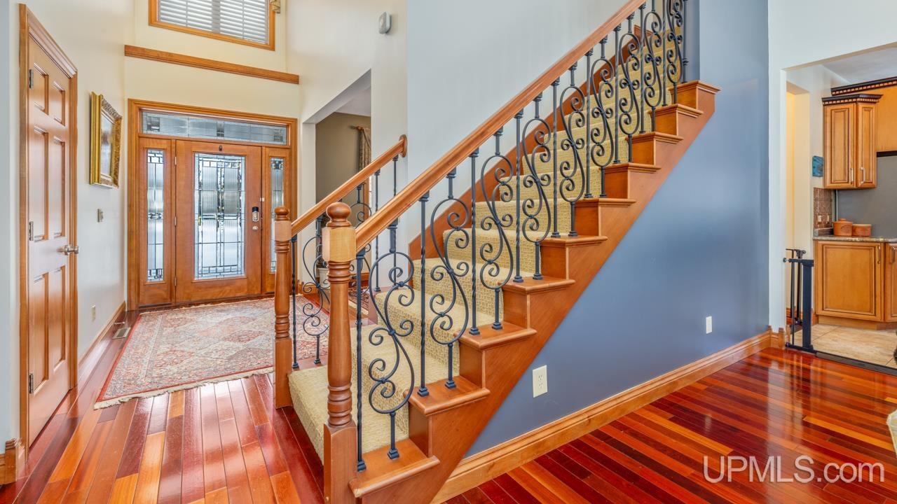 7726 N Lake Bluff O.5 Drive, Gladstone, MI, 49837