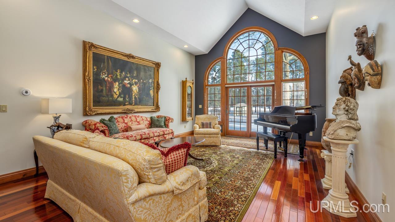 7726 N Lake Bluff O.5 Drive, Gladstone, MI, 49837