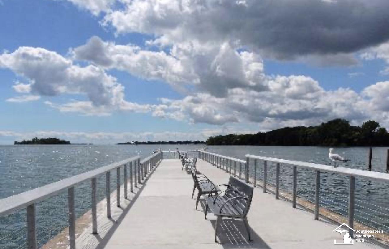 Homes for sale in Trenton, MI | 1225 Harbour Dr #27, Trenton, MI 48183 | MLS# 50198545