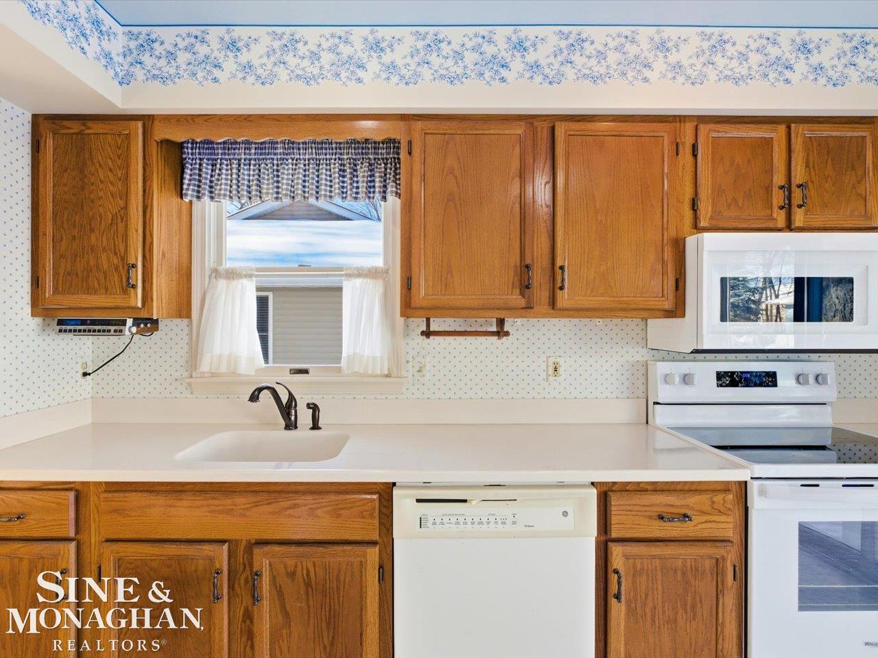 Port Huron, MI, 48060