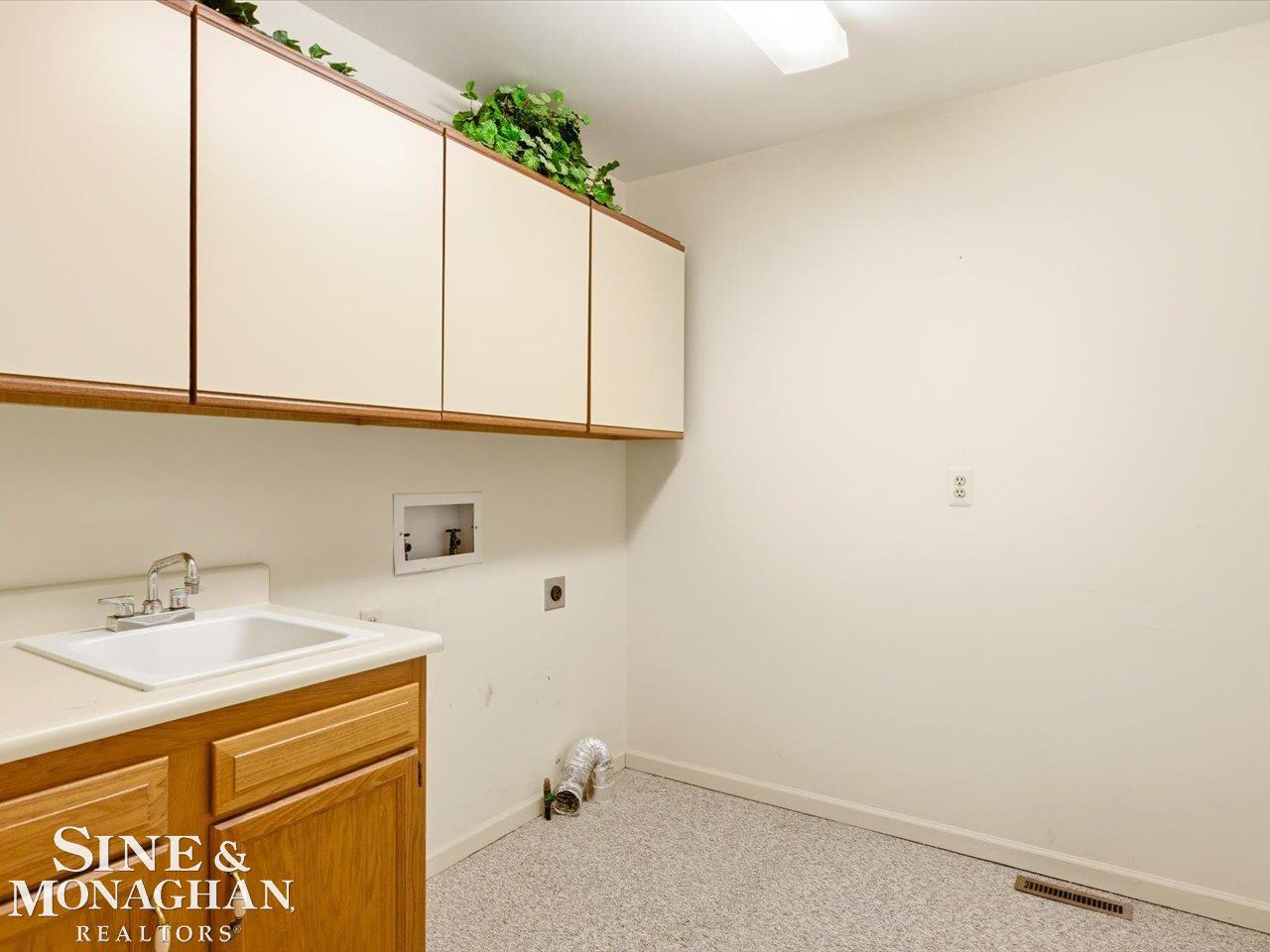 Port Huron, MI, 48060