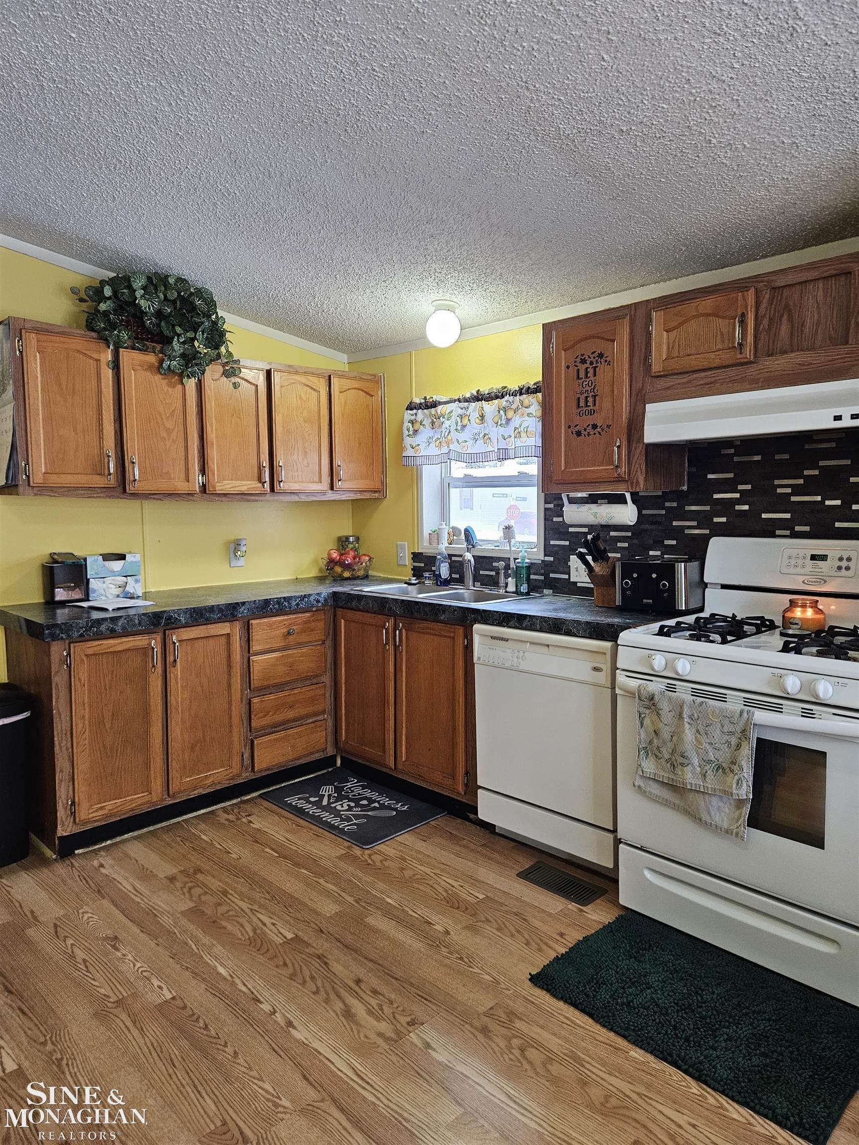 Homes for sale in Columbus, MI | 1825 Ponderosa Rd, Columbus, MI 48063 | MLS# 50198571