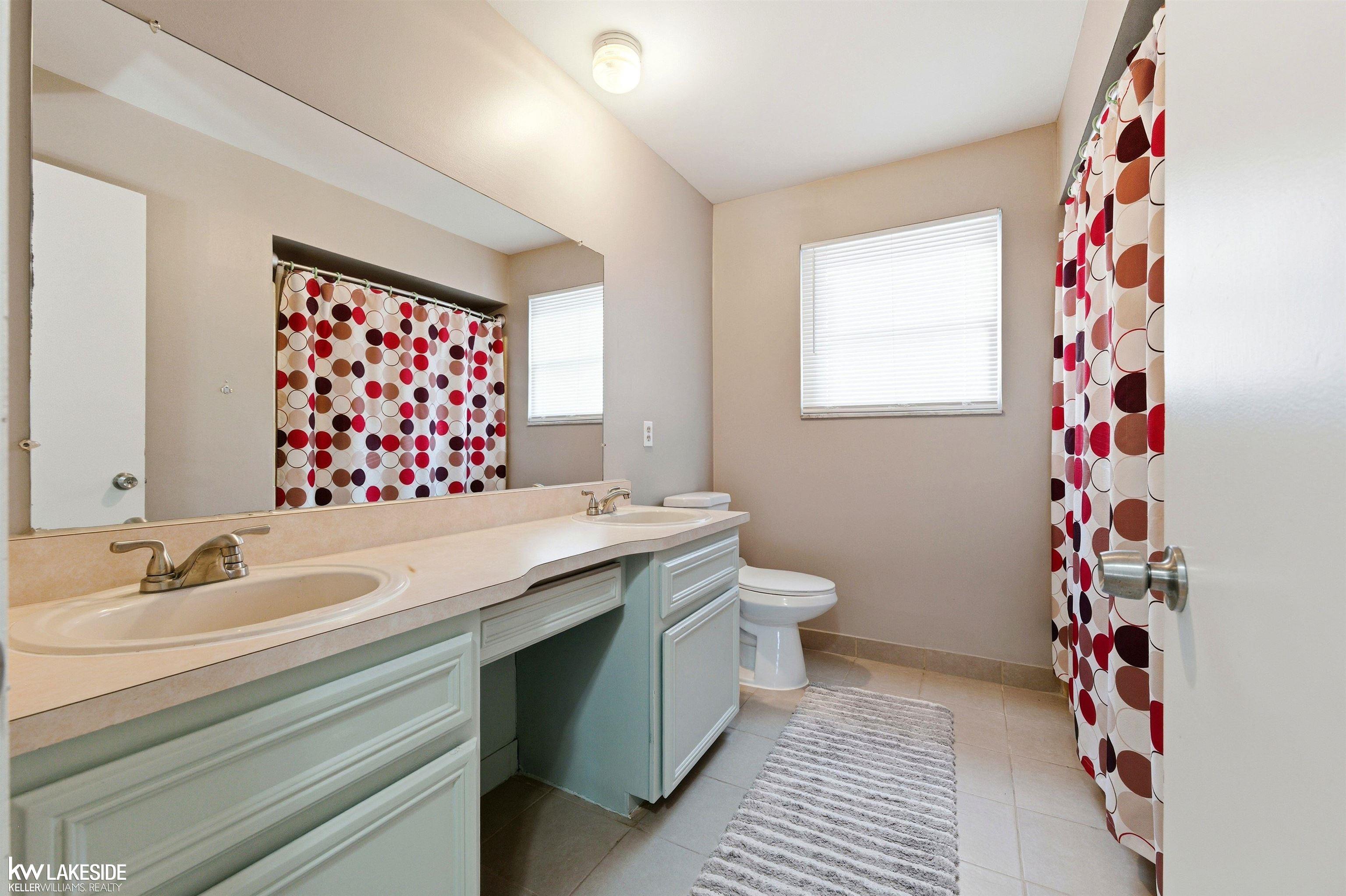 Sterling Heights, MI, 48413