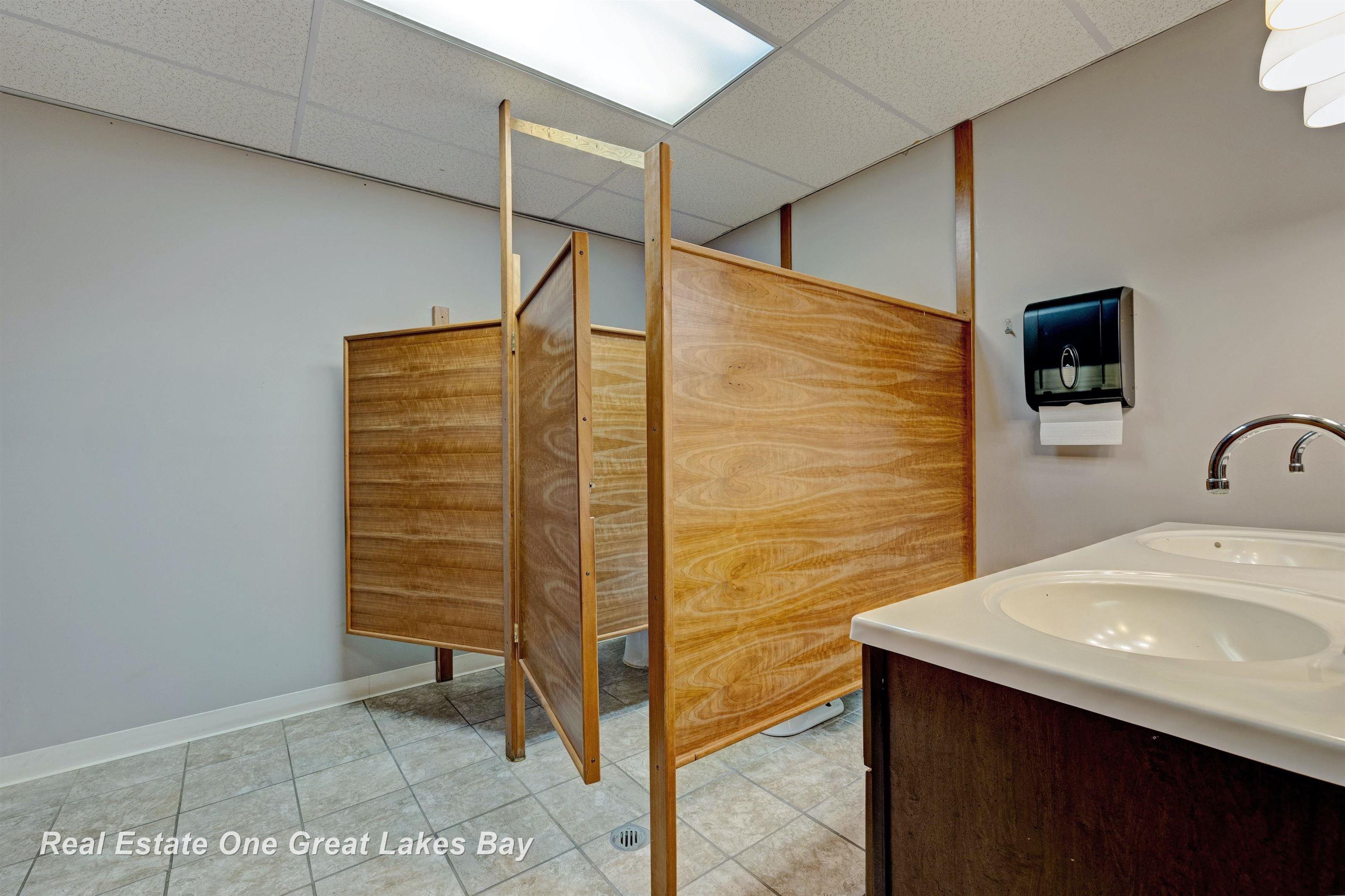 1875 Lansing Road, Charlotte, MI, 48813