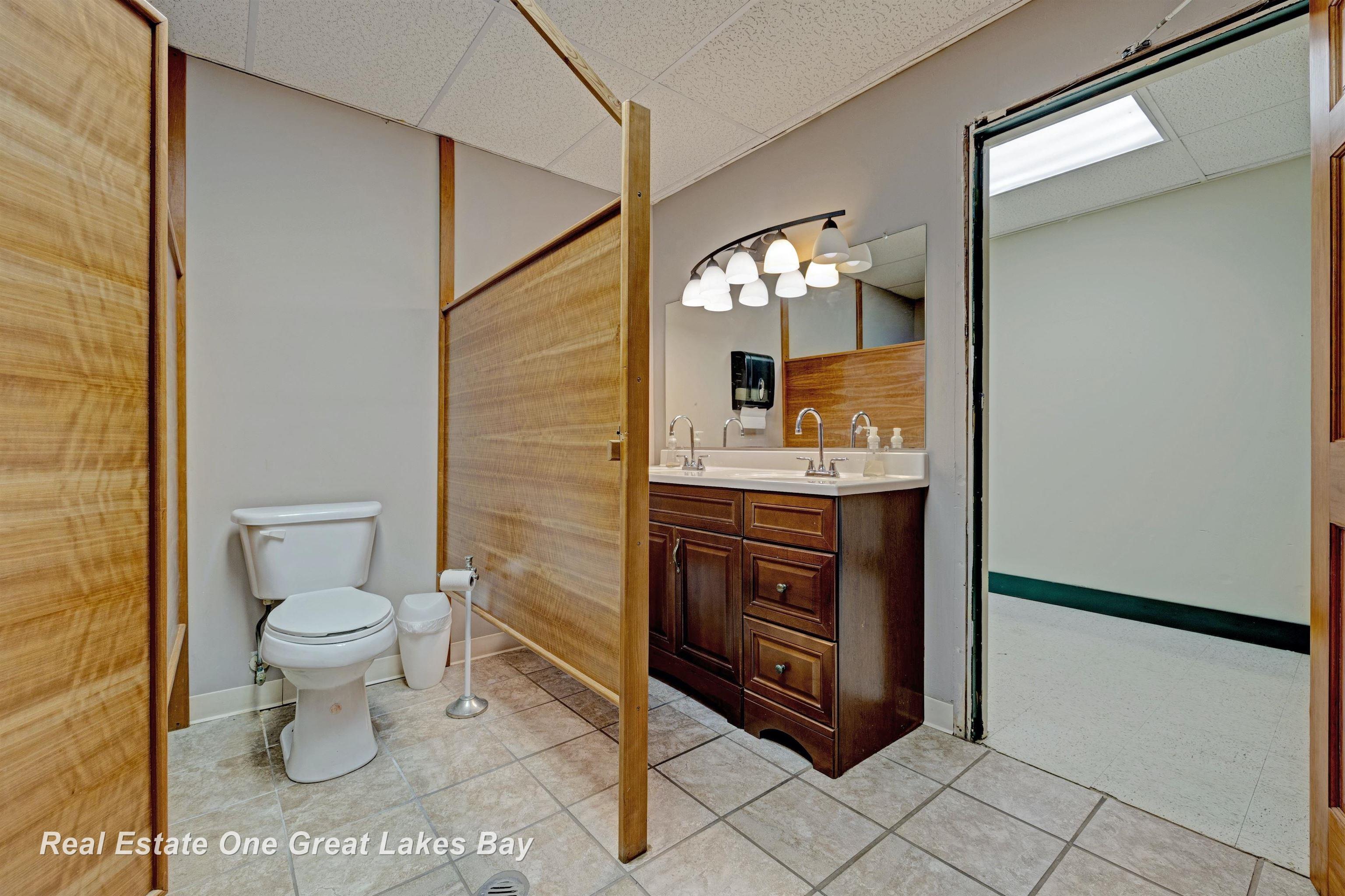 1875 Lansing Road, Charlotte, MI, 48813