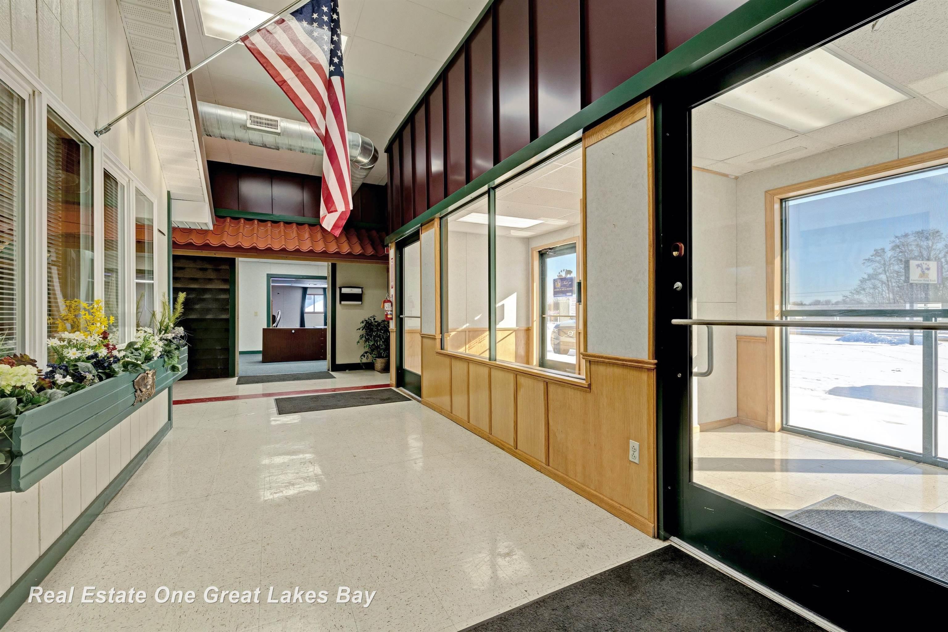 1875 Lansing Road, Charlotte, MI, 48813