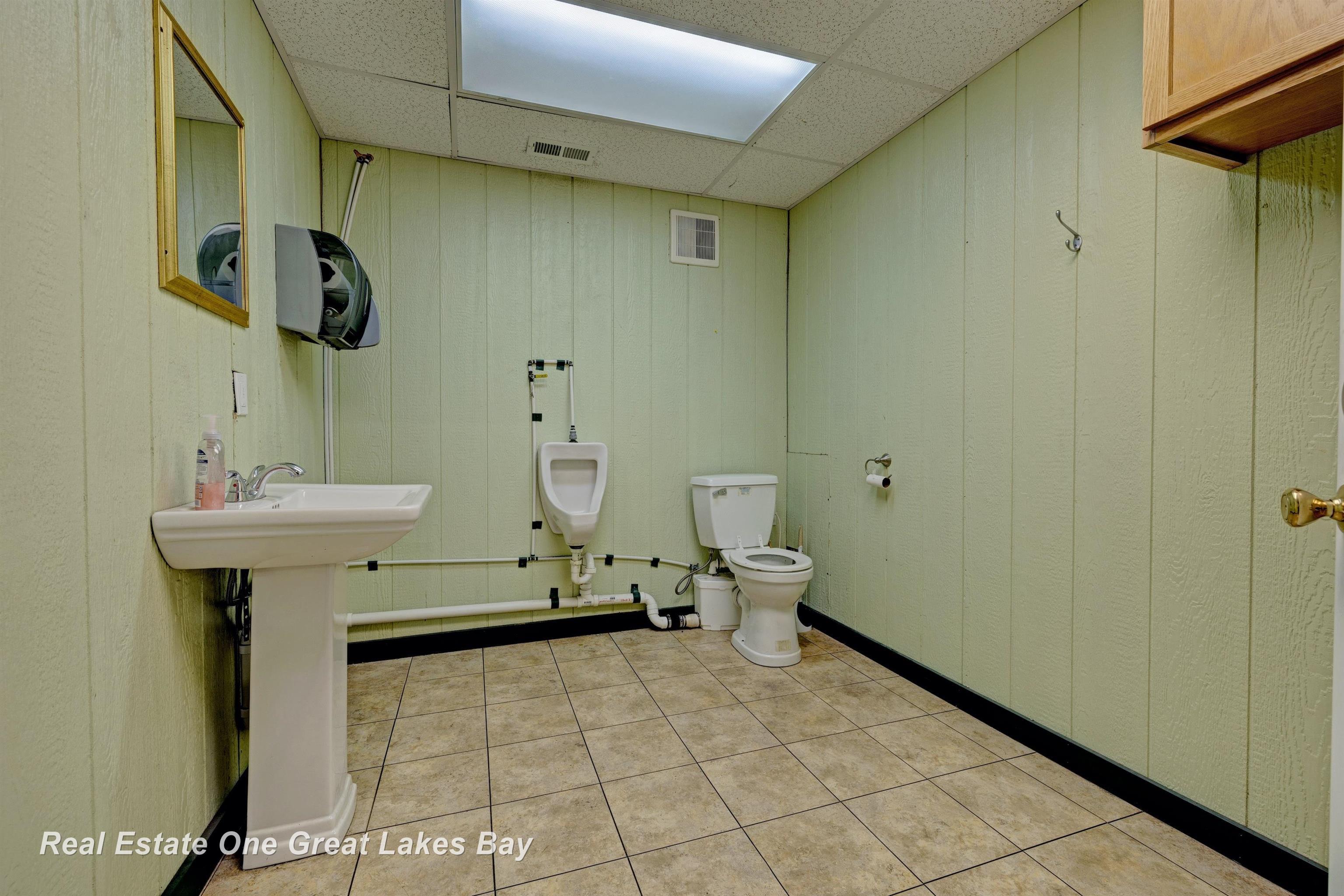 1875 Lansing Road, Charlotte, MI, 48813