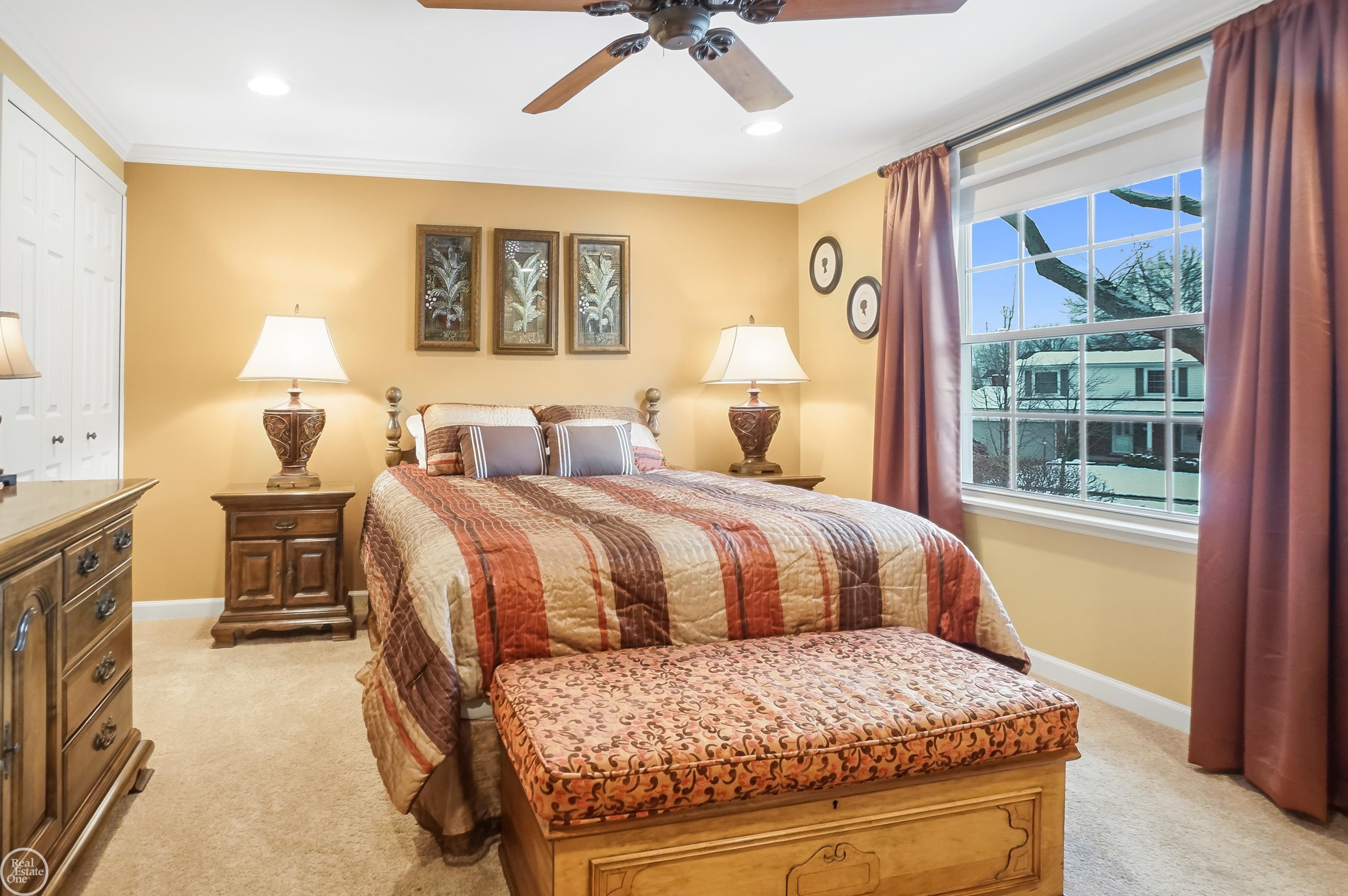 Sterling Heights, MI, 48310