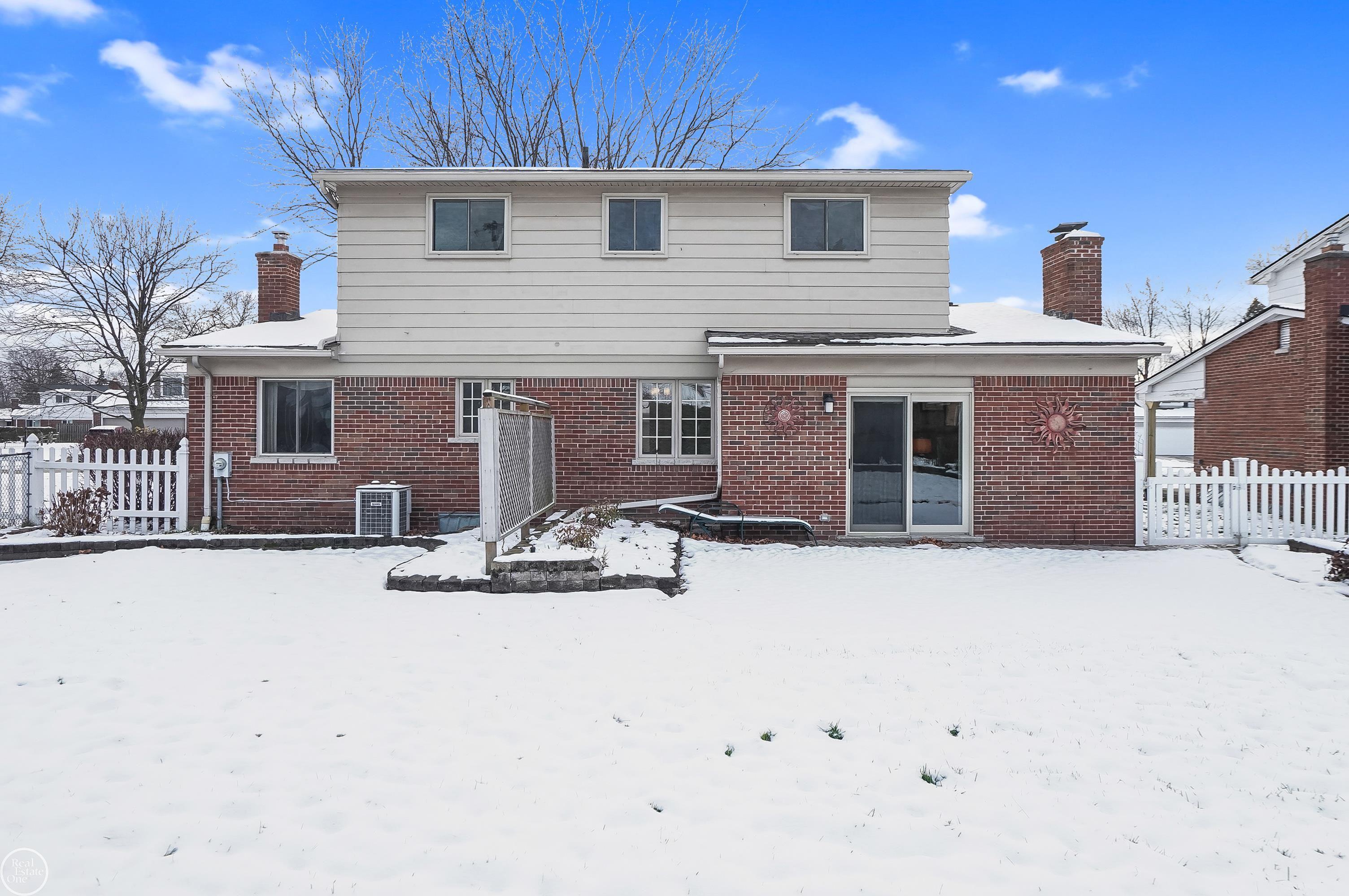 Sterling Heights, MI, 48310