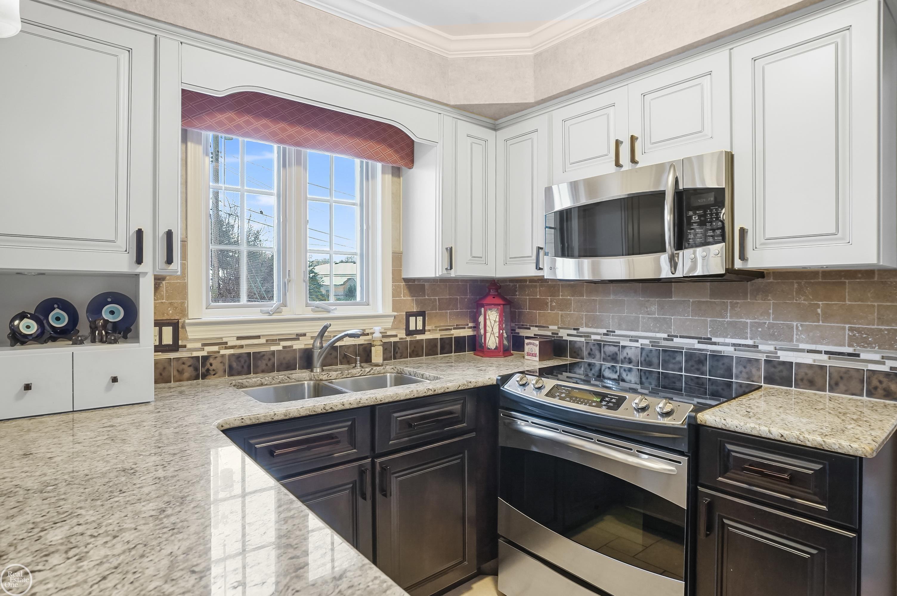 Sterling Heights, MI, 48310