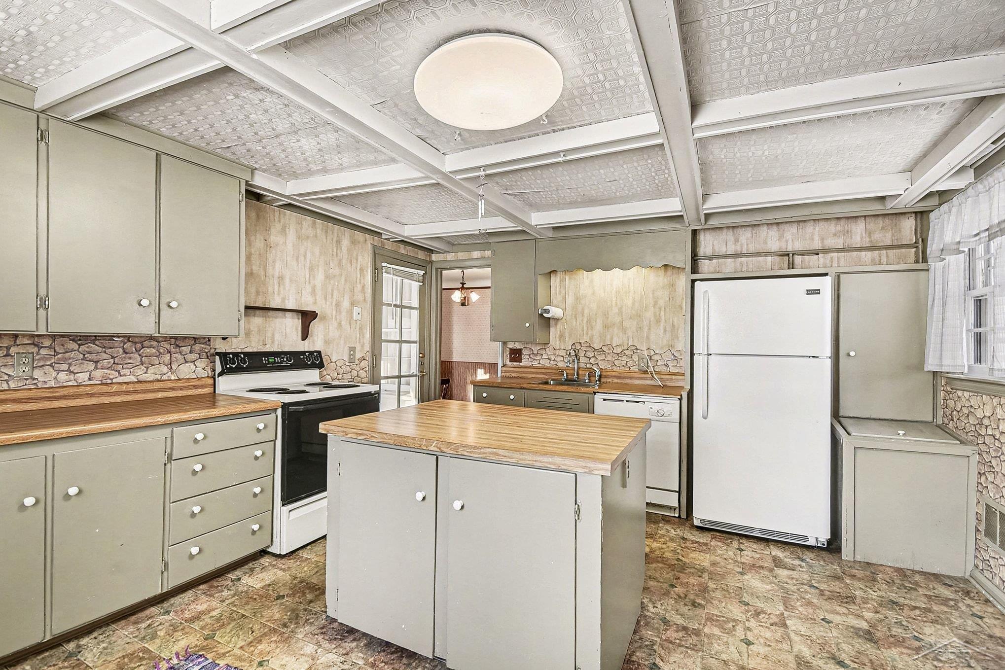 3537 Adams Avenue, Saginaw, MI, 48602