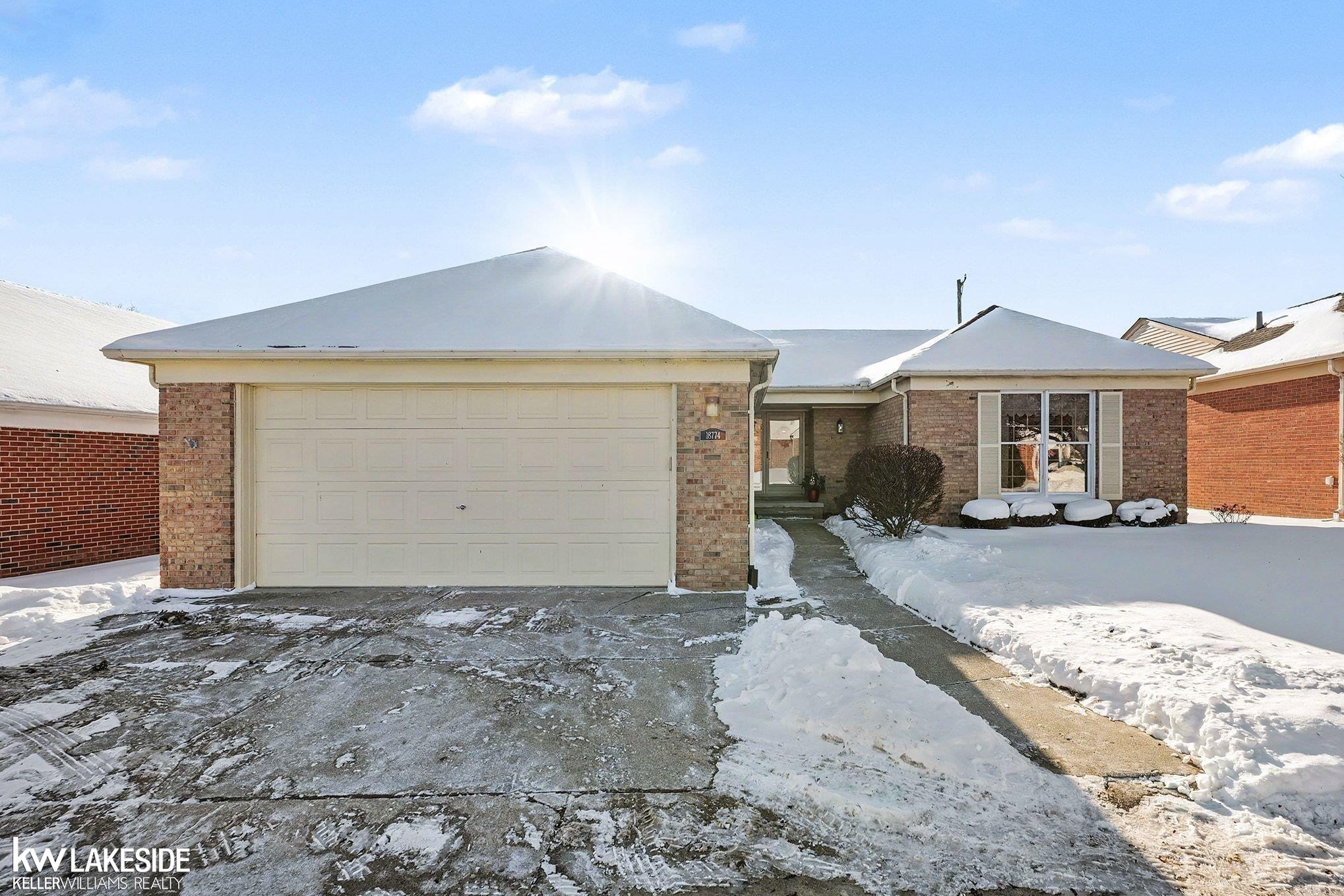 18774 Woods DR ClintonCharterTownship_Macomb Michigan 48036