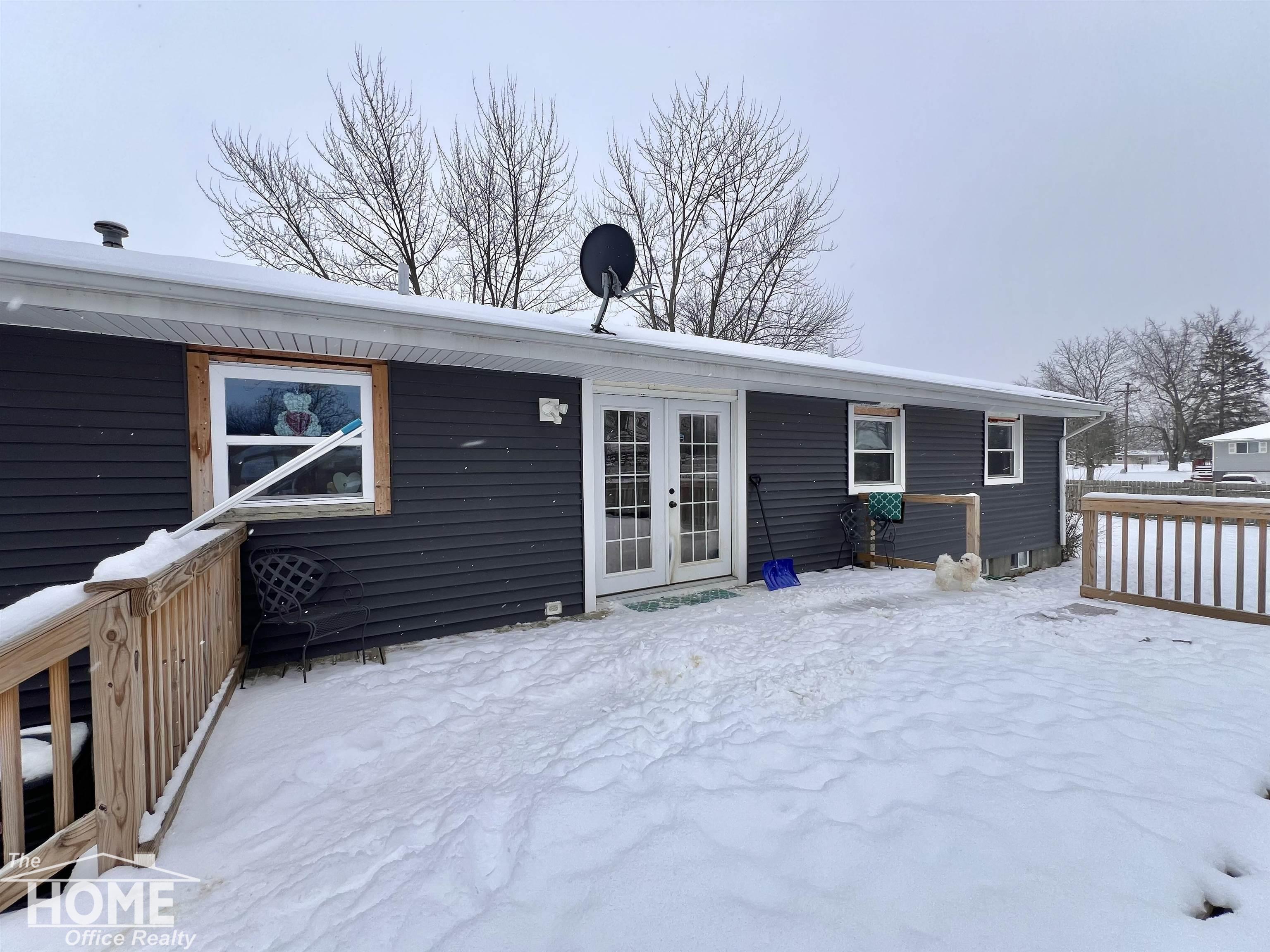 Homes for sale in Corunna, MI | 215 Stanley Dr Dr, Corunna, MI 48817 | MLS# 50198709