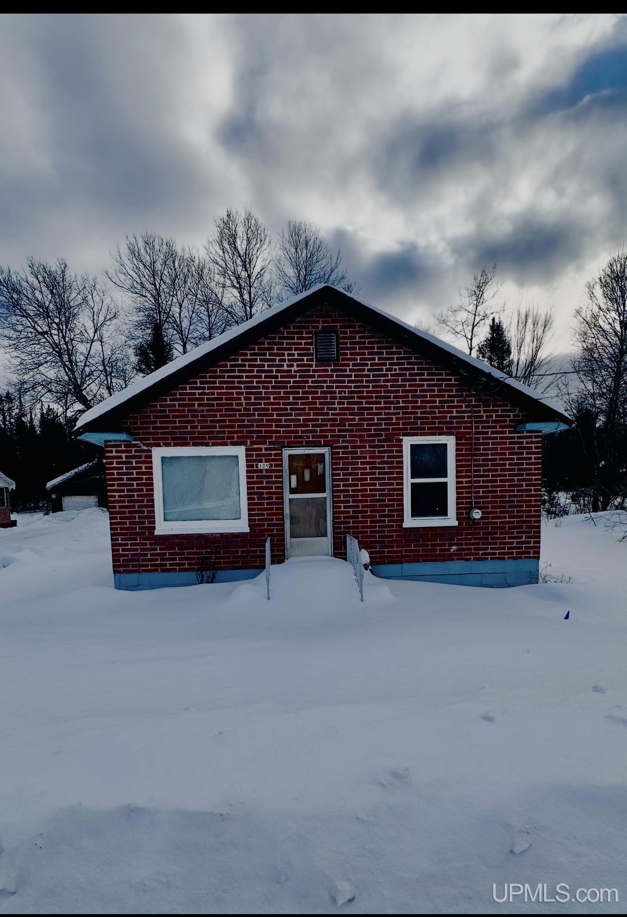 Homes for sale in Crystal Falls, MI | 109 Memory Lane Rd, Crystal Falls, MI 49920 | MLS# 50198721