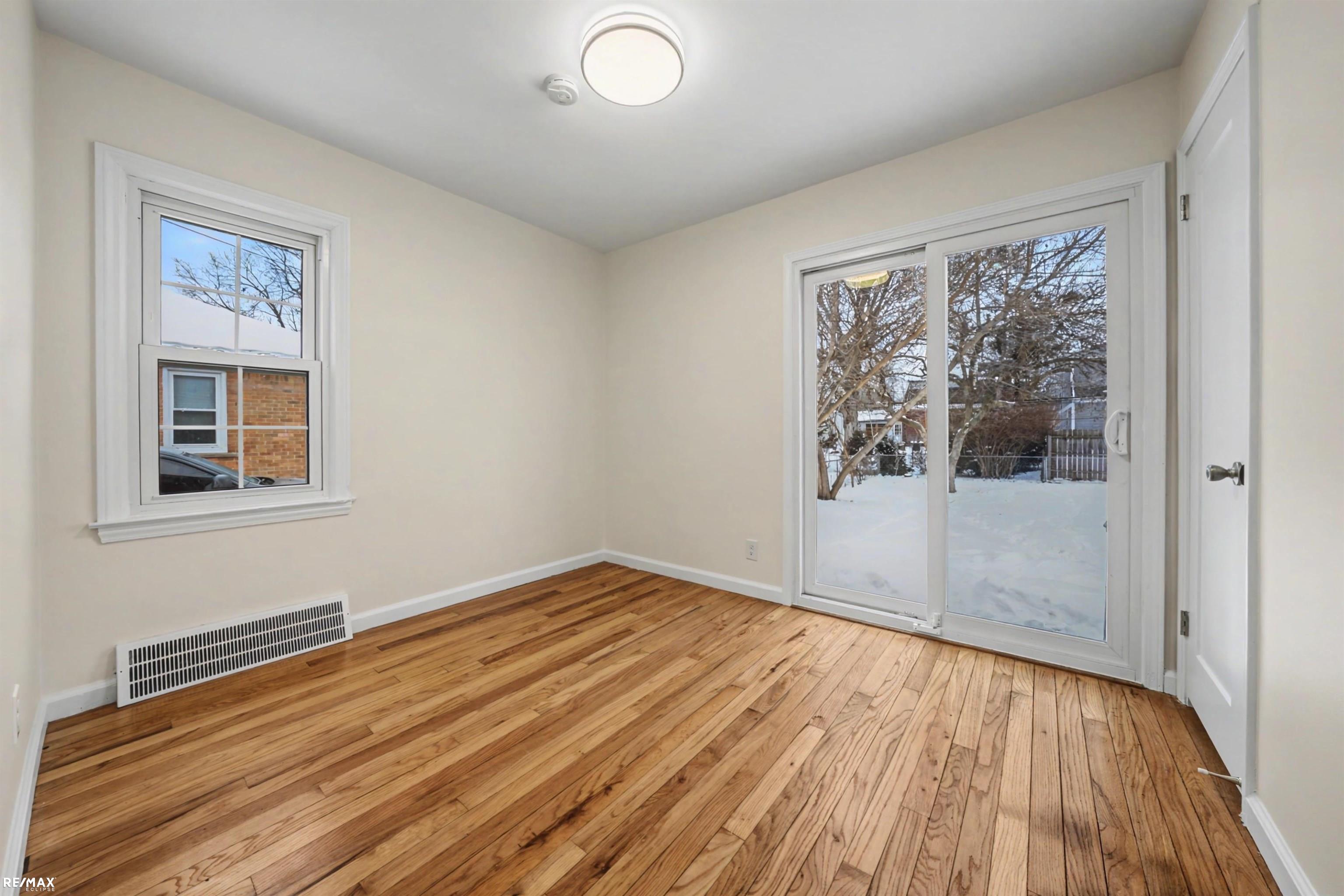 Royal Oak, MI, 48073-3466