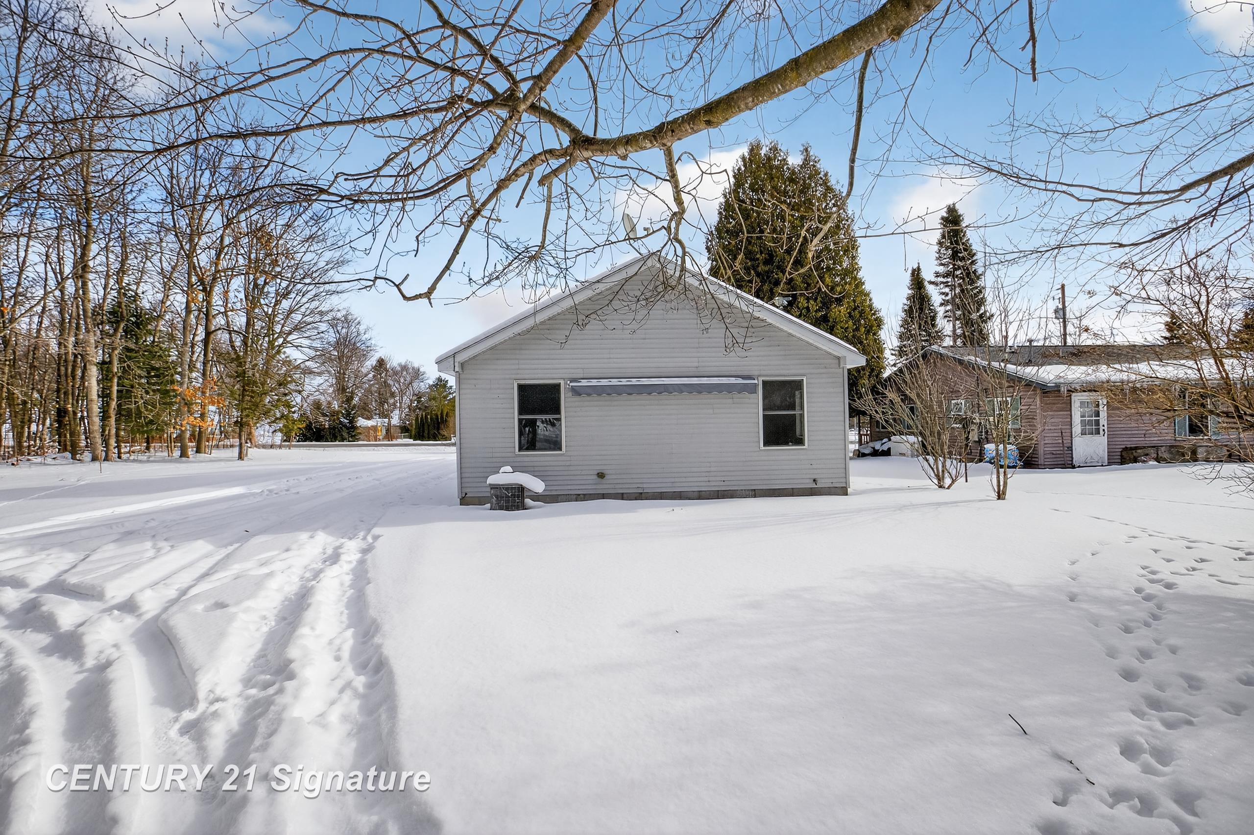 Homes for sale in Tawas City, MI | 1647 N Huron Rd, Tawas City, MI 48763 | MLS# 50198786