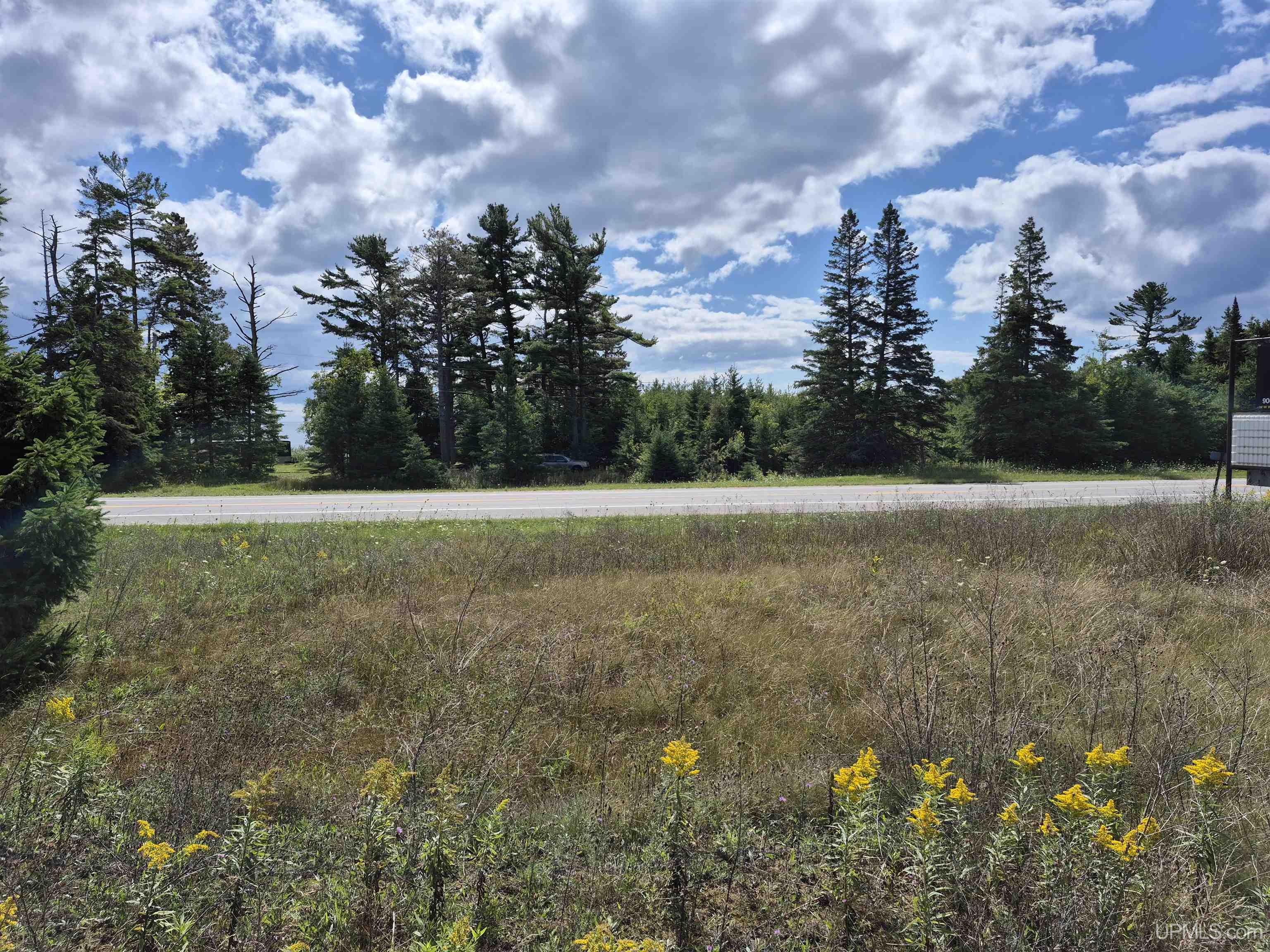 Homes for sale in Manistique, MI | 6838 W Us Hwy 2 Hwy, Manistique, MI 49854 | MLS# 50198806