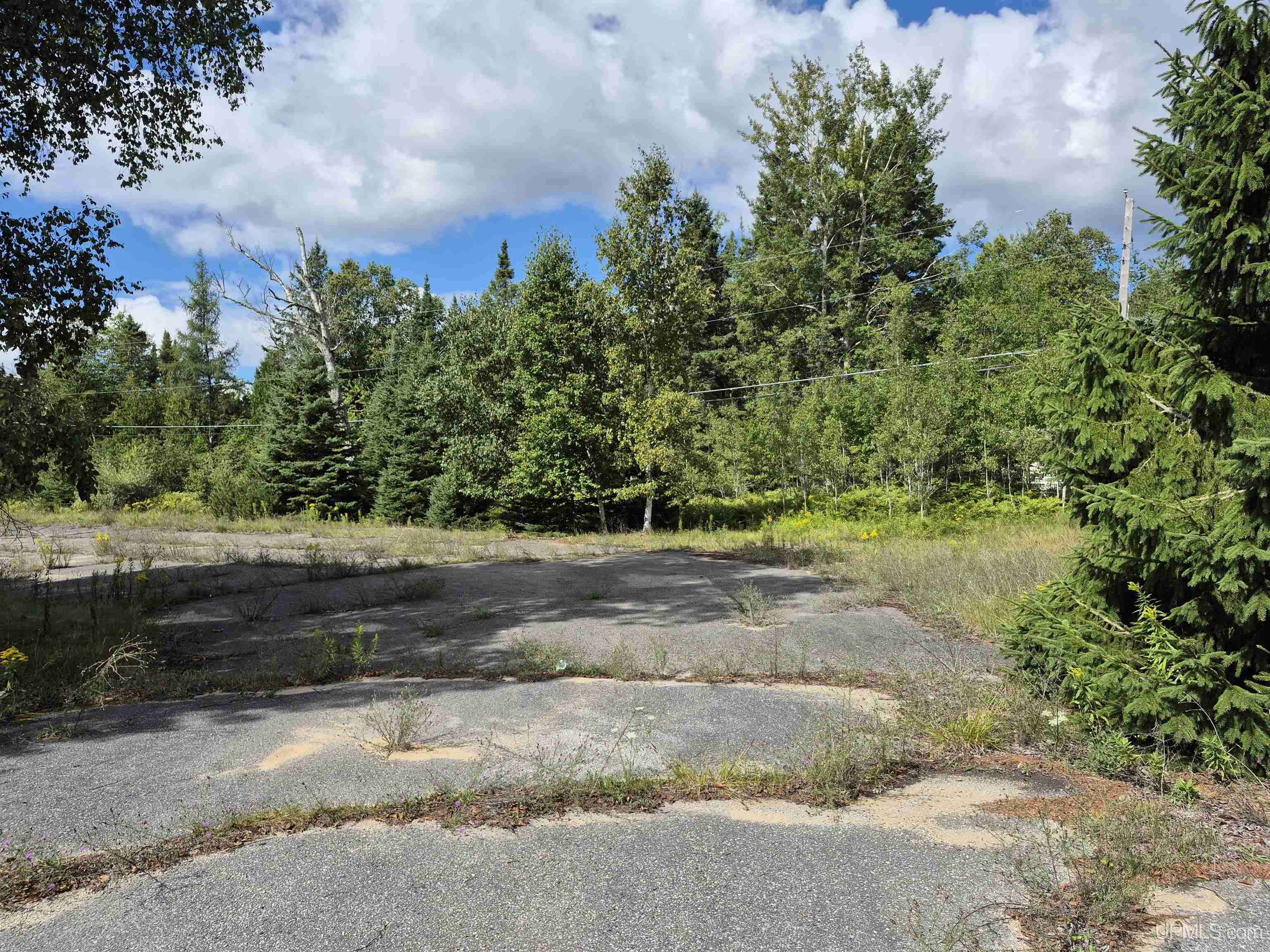 6838 W Us2 Highway photo 26