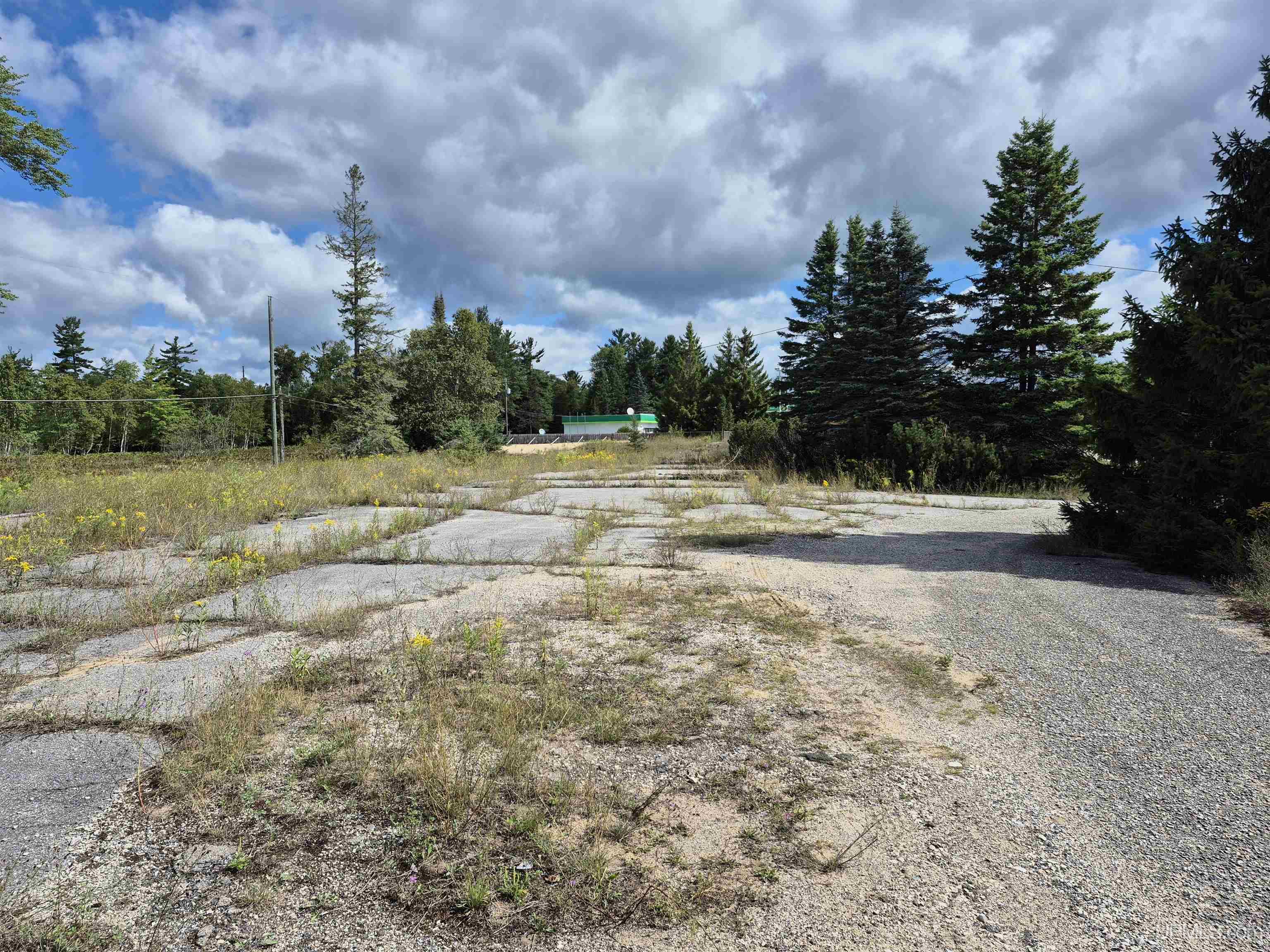 6838 W Us2 Highway photo 4