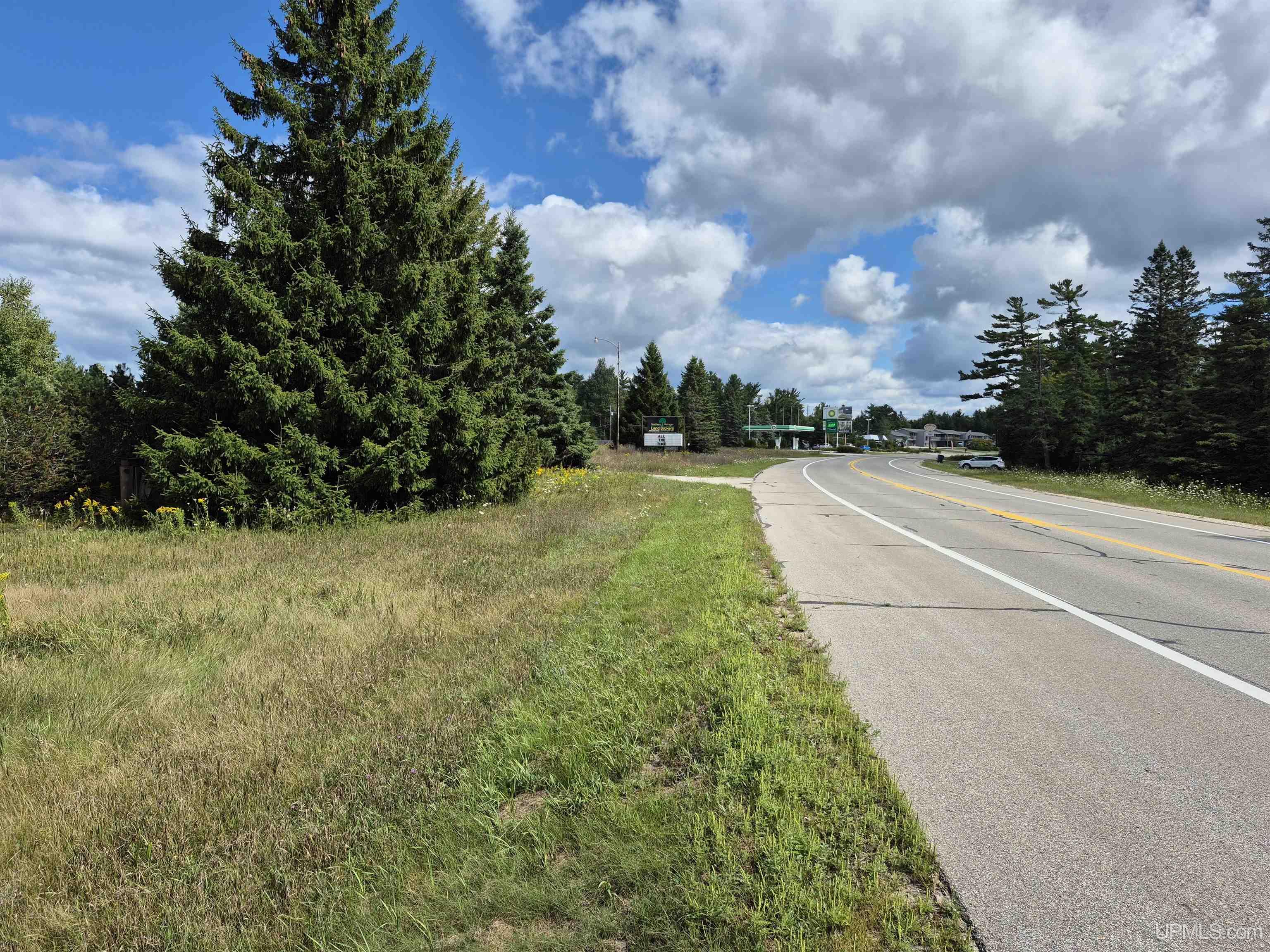 6838 W Us2 Highway photo 32