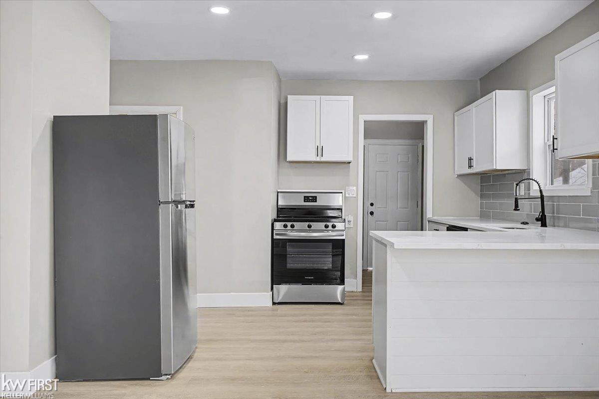 Homes for sale in Hazel Park, MI | 586 E Hayes Ave, Hazel Park, MI 48030 | MLS# 50198817