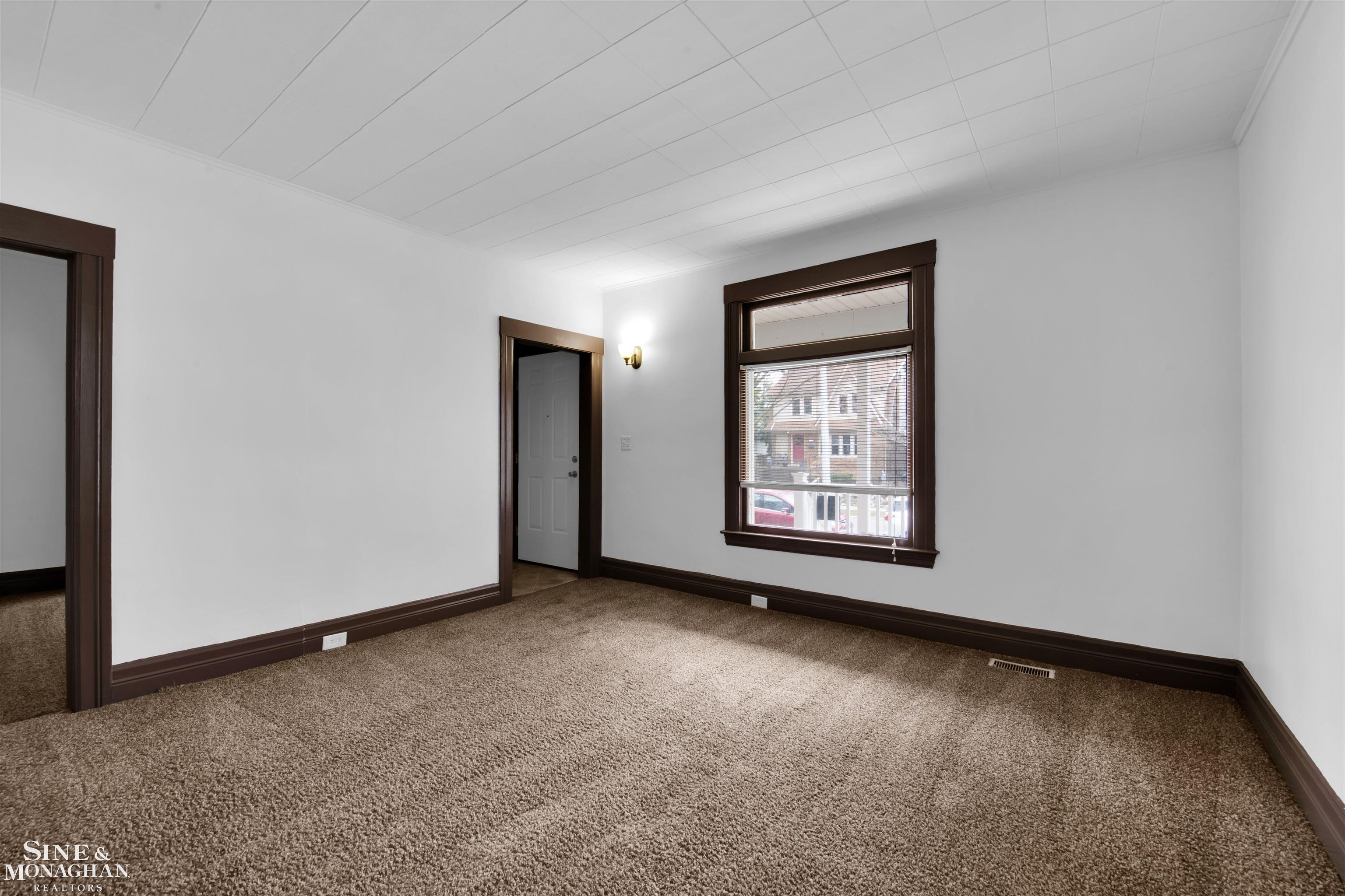 Homes for sale in Grosse Pointe Park, MI | 1083 Lakepointe St, Grosse Pointe Park, MI 48230 | MLS# 50198819