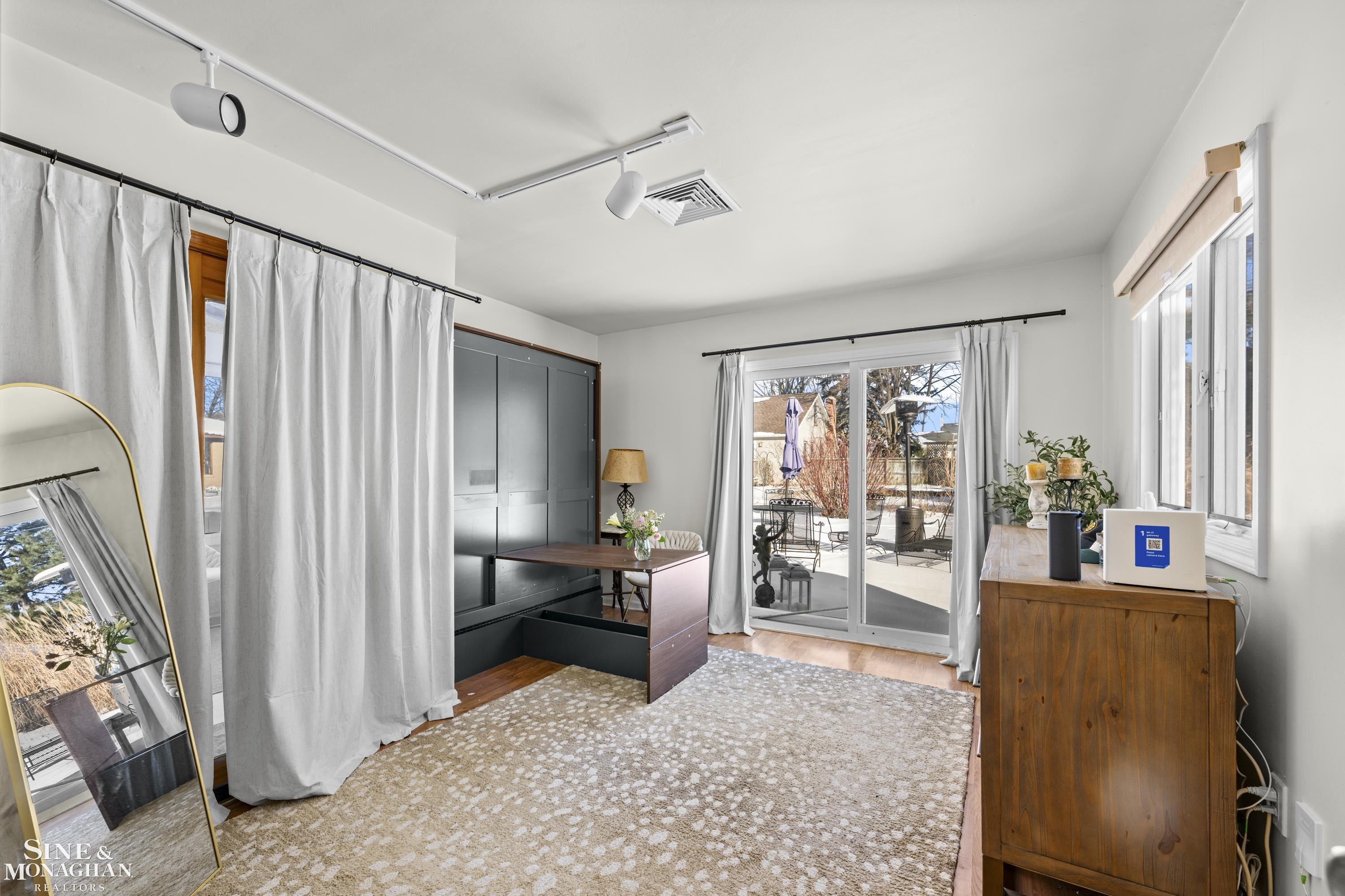 Saint Clair Shores, MI, 48081