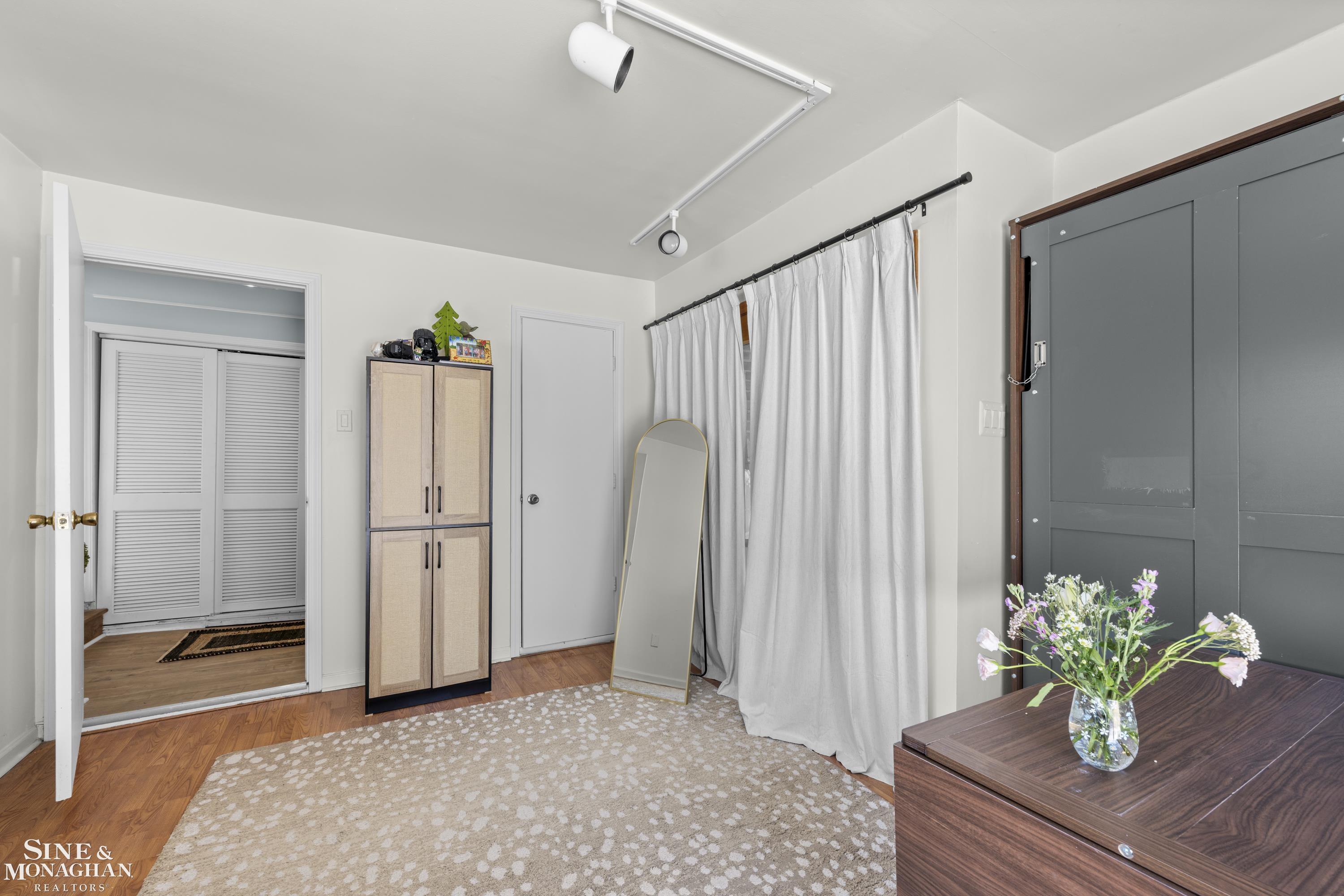 Saint Clair Shores, MI, 48081