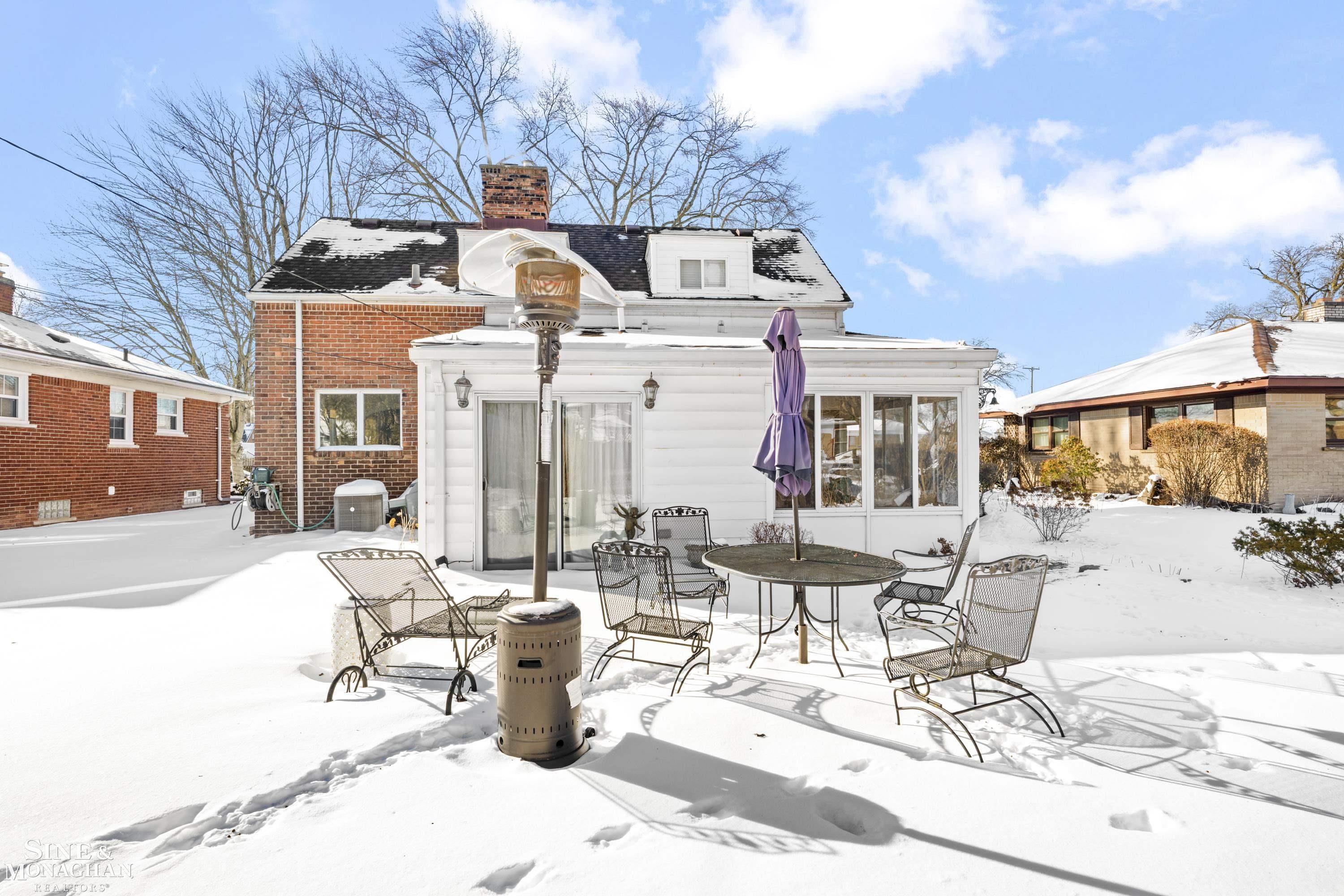 Saint Clair Shores, MI, 48081